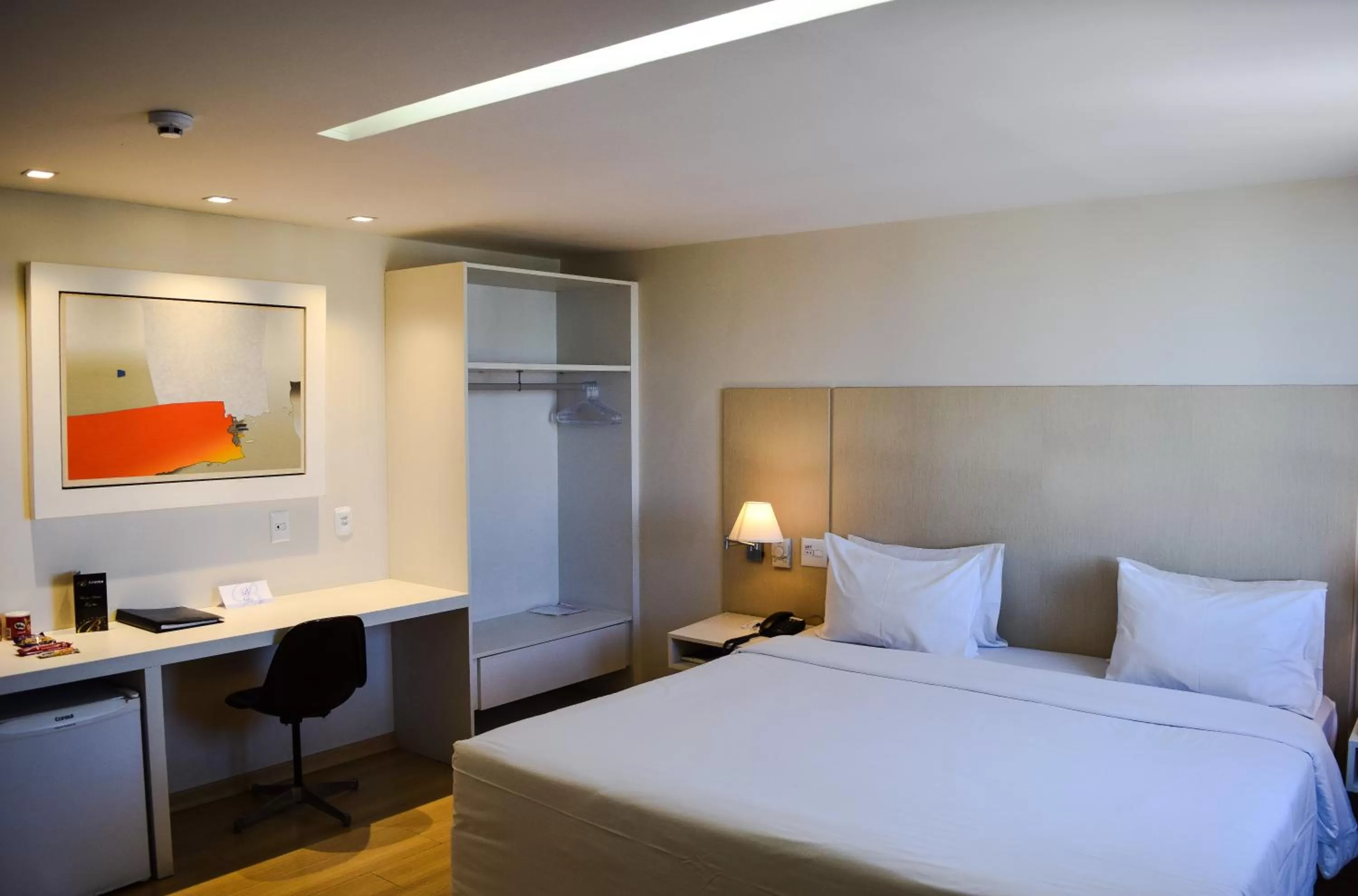 Photo of the whole room, Bed in América Bittar Hotel