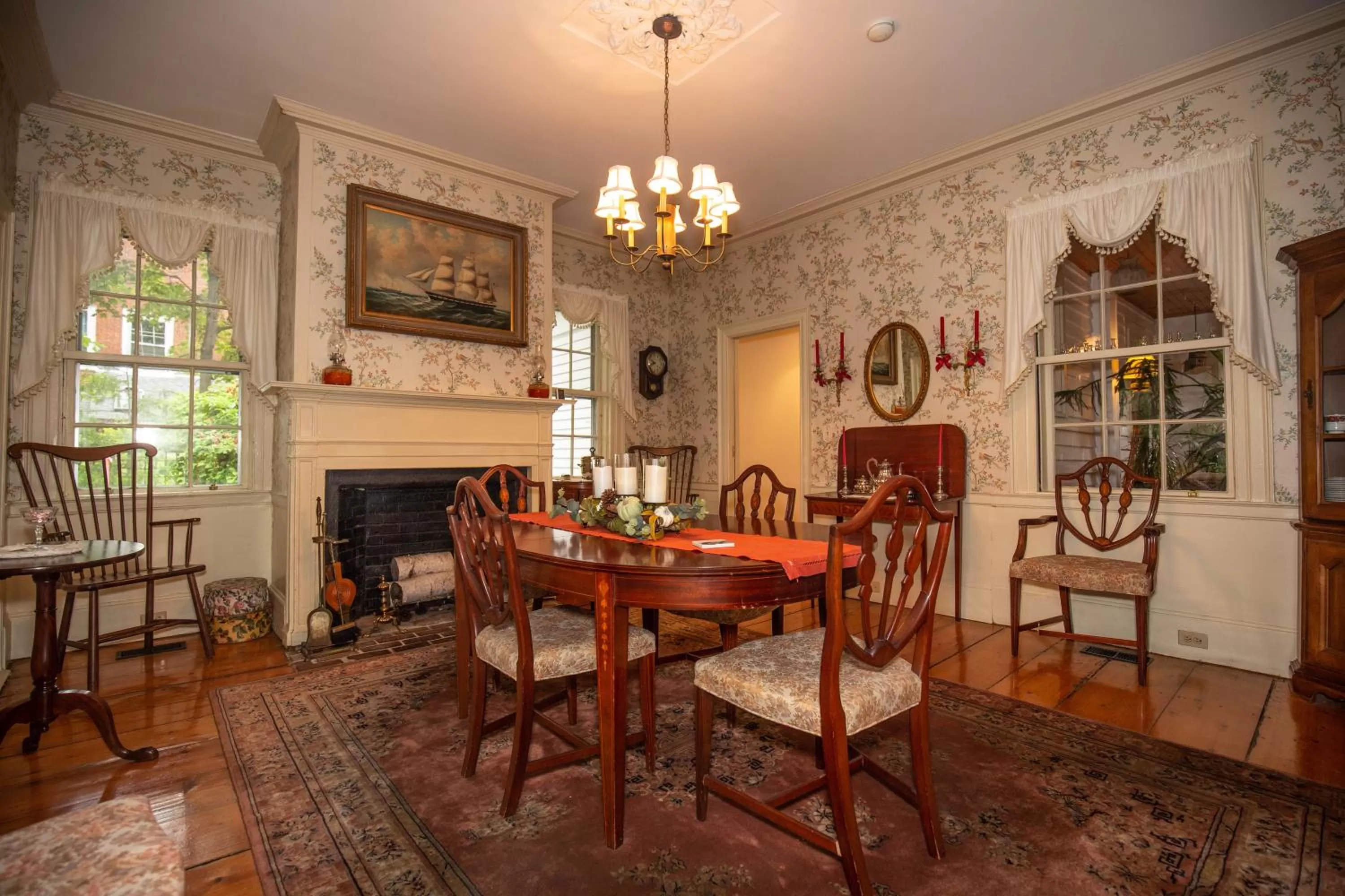 Seating area, Dining Area in Clark Currier Inn