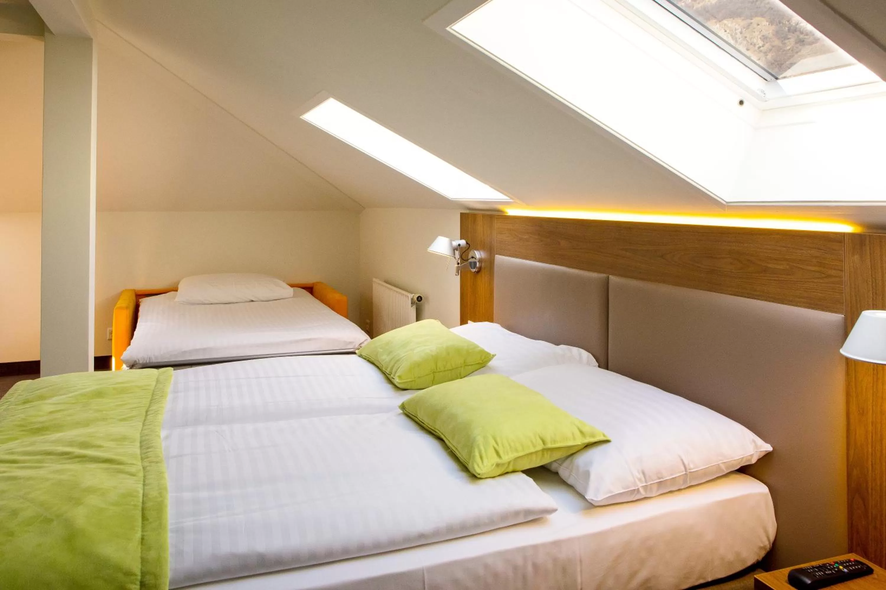 Photo of the whole room, Bed in Campanile Martigny