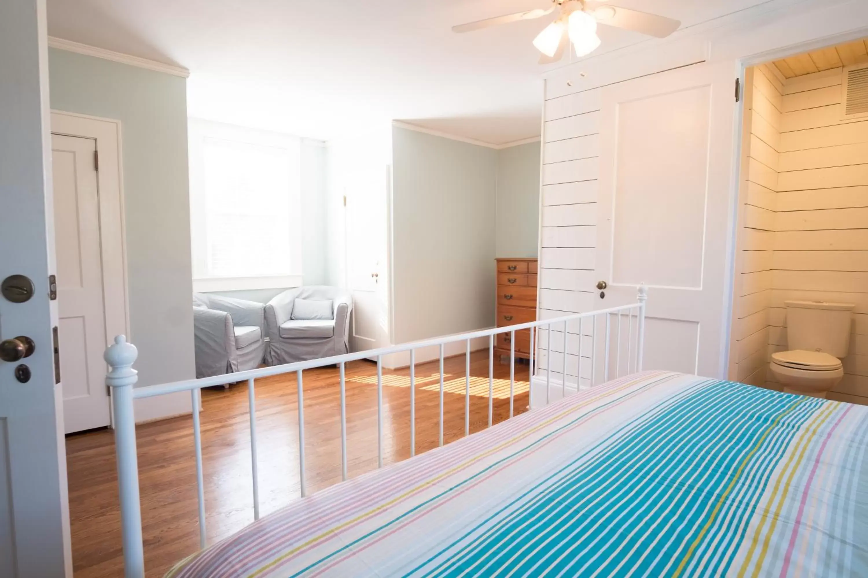 Double Room with Private Bathroom in Swamp Rabbit Inn Travelers Rest Double Room with Private Bathroom in Swamp Rabbit Inn Travelers Rest