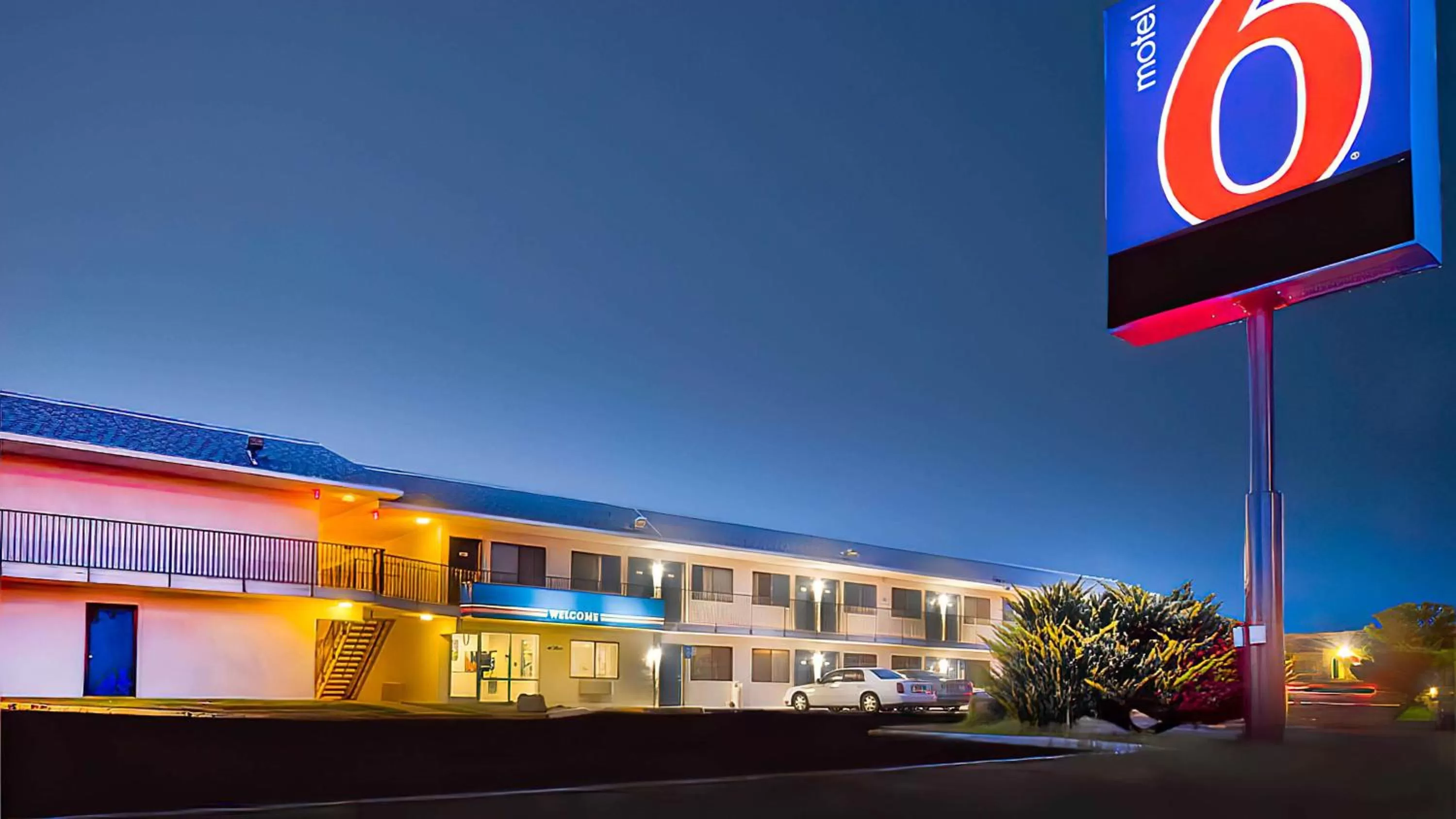 Property building in Motel 6-Tucumcari, NM