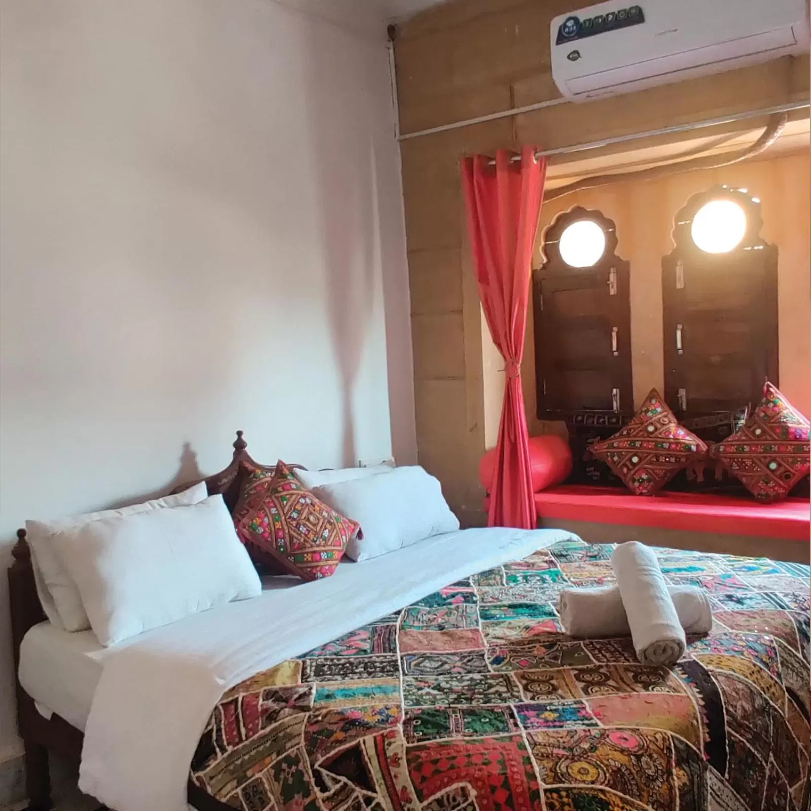 Bed in Hotel Murad Haveli