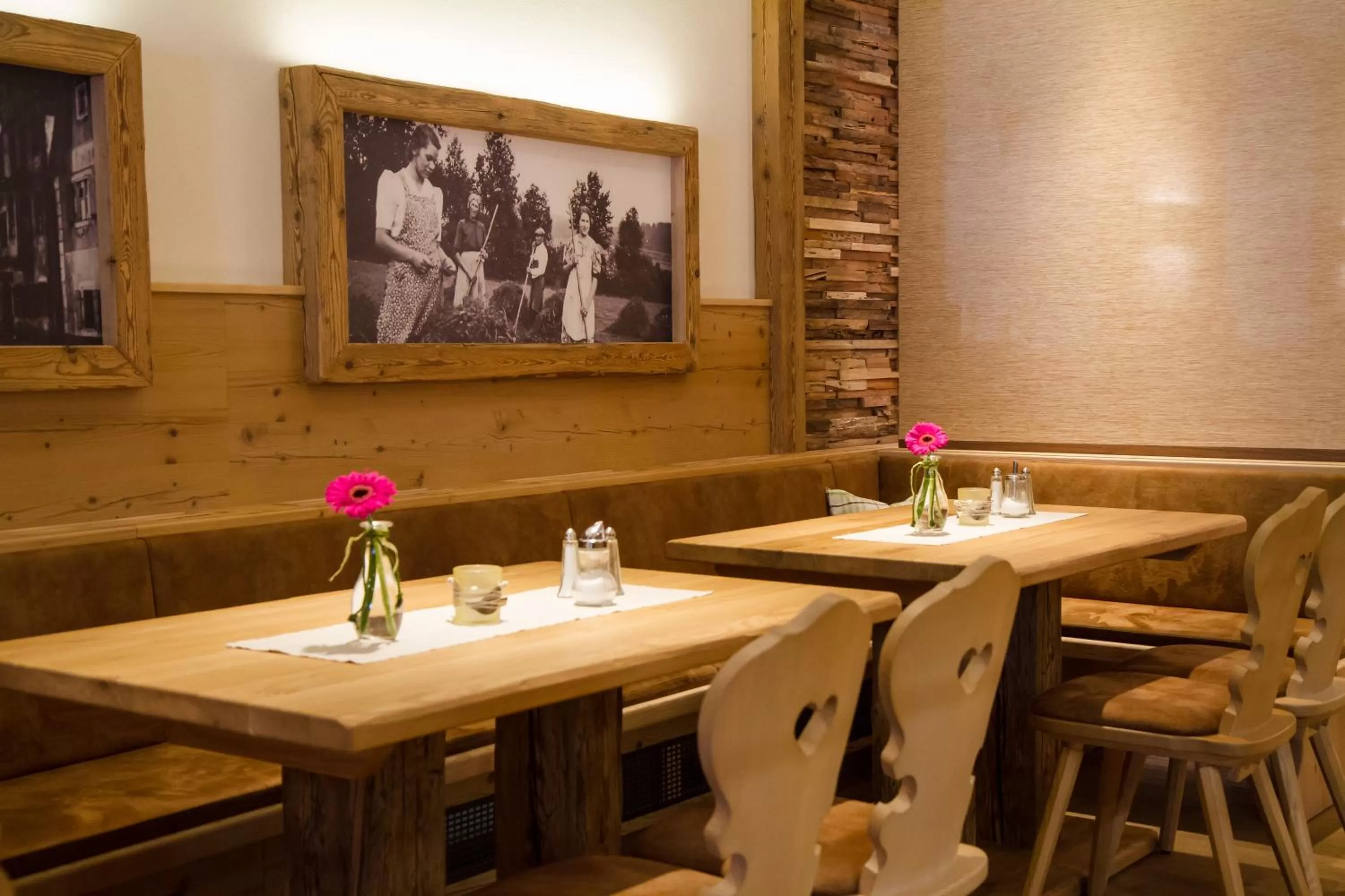 Dining area, Restaurant/Places to Eat in Hotel-Gasthof Blaue Traube e.K.