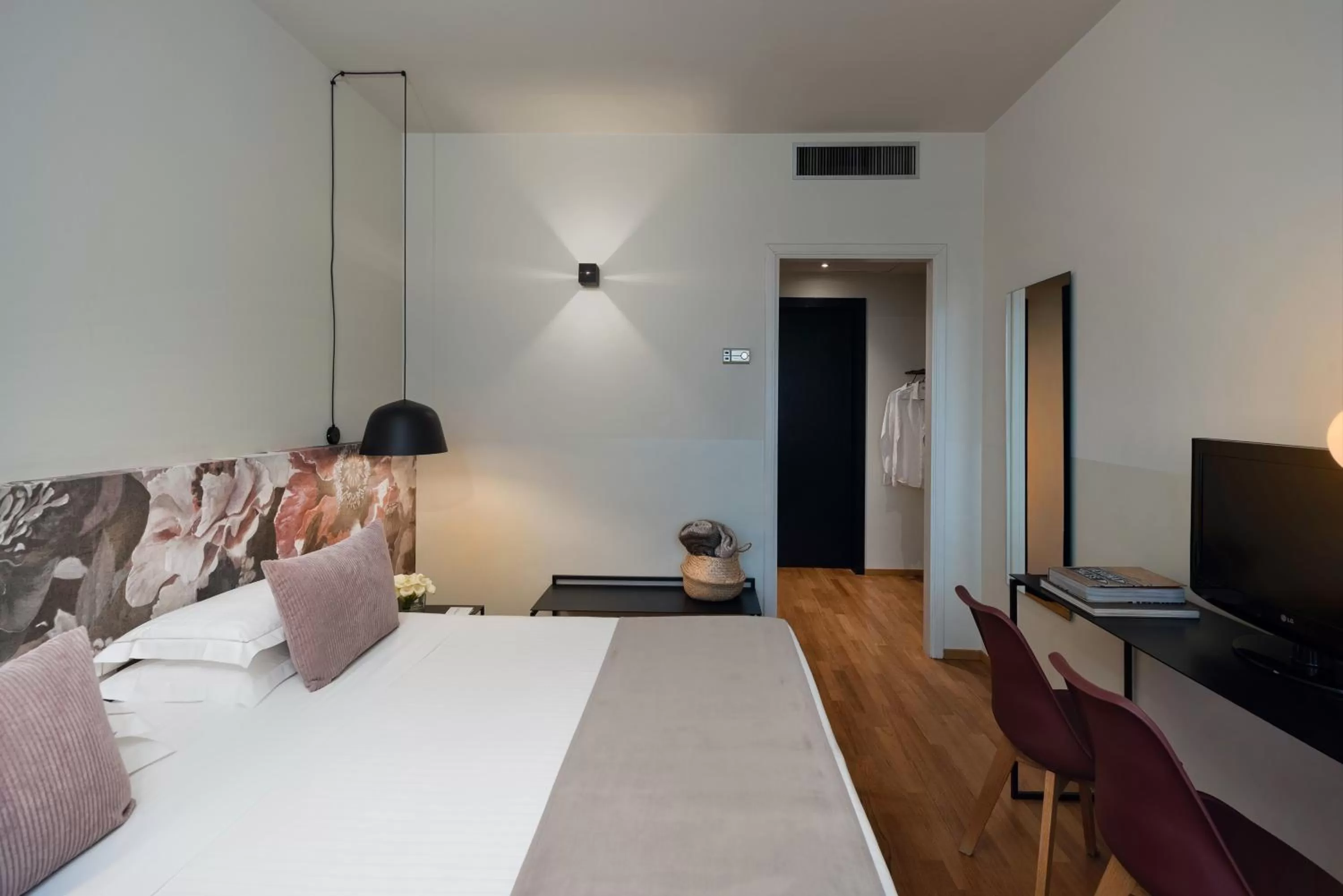 Photo of the whole room, Bed in Hotel Leopardi