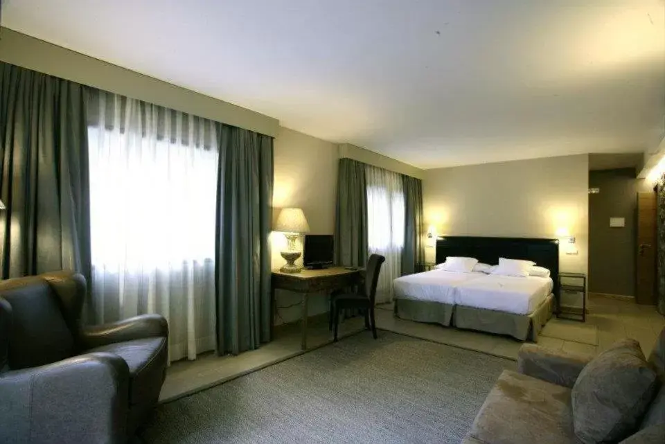 Suite with Garden View in Hotel Rural Las Rozuelas Suite with Garden View in Hotel Rural Las Rozuelas