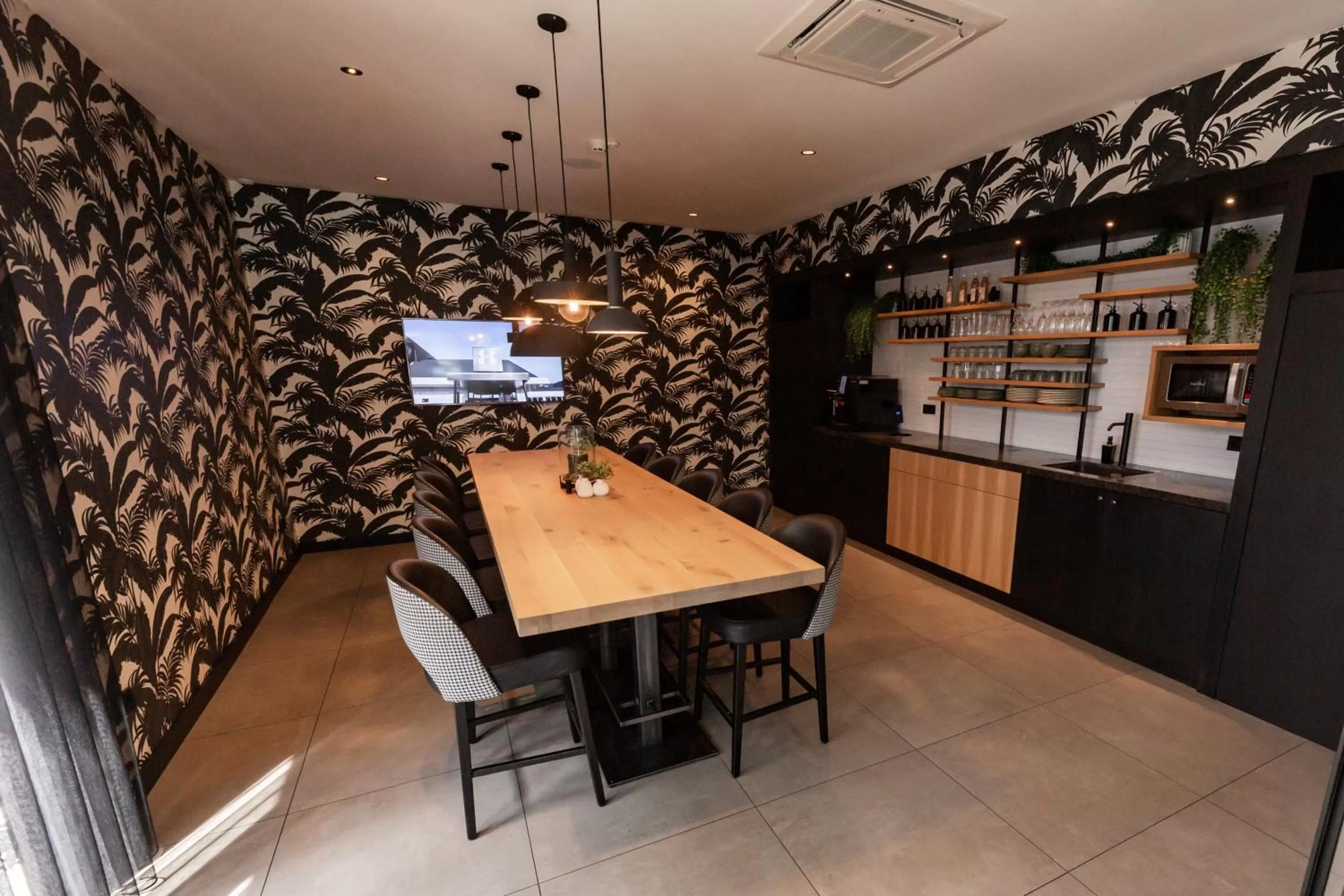 Lounge or bar in Gr8 Hotel Oosterhout