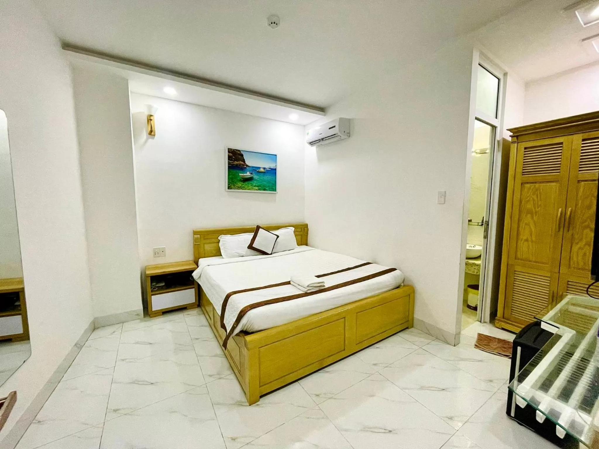 Photo of the whole room, Bed in Diamond Hotel