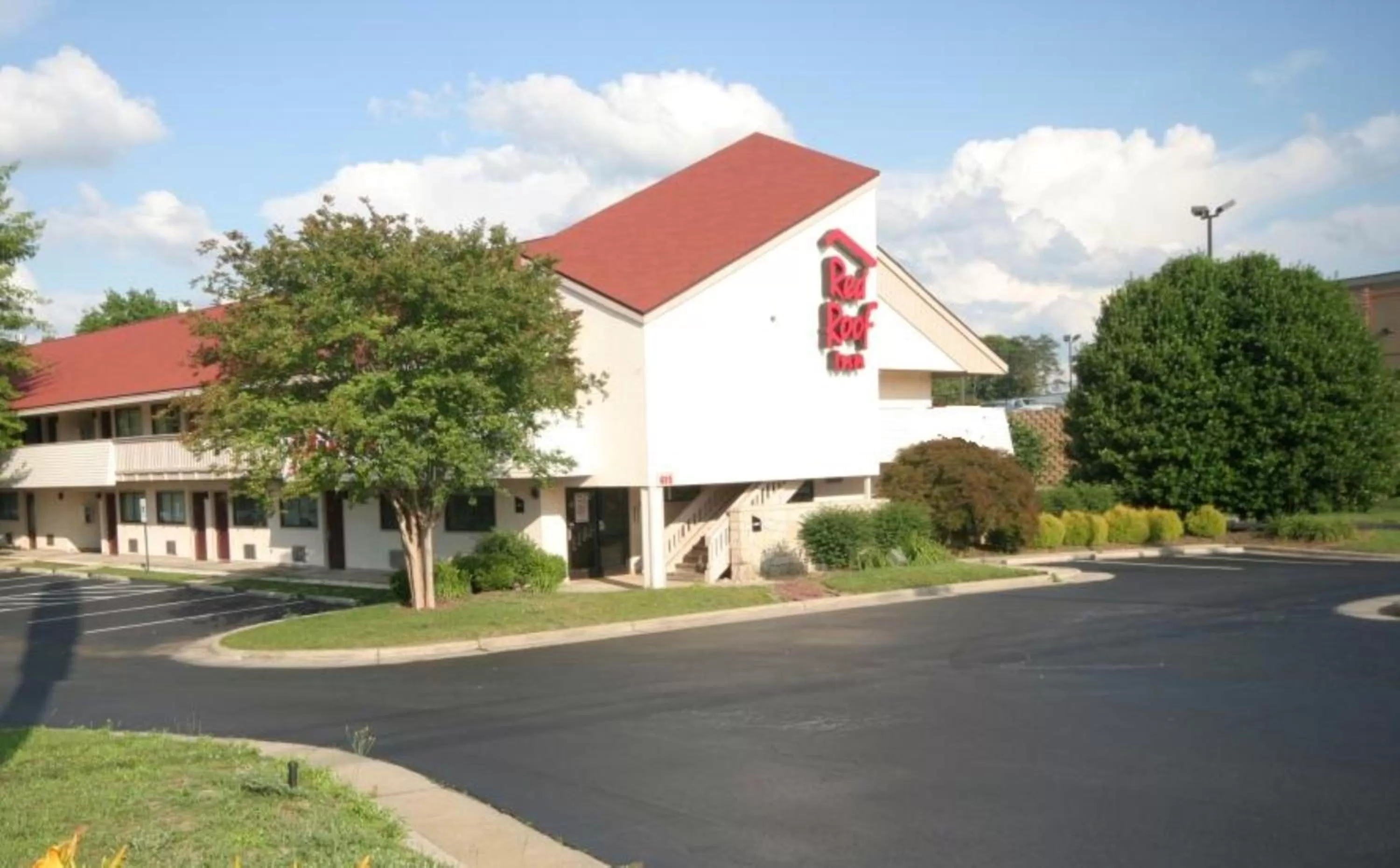 Property building in Red Roof Inn Greensboro Airport