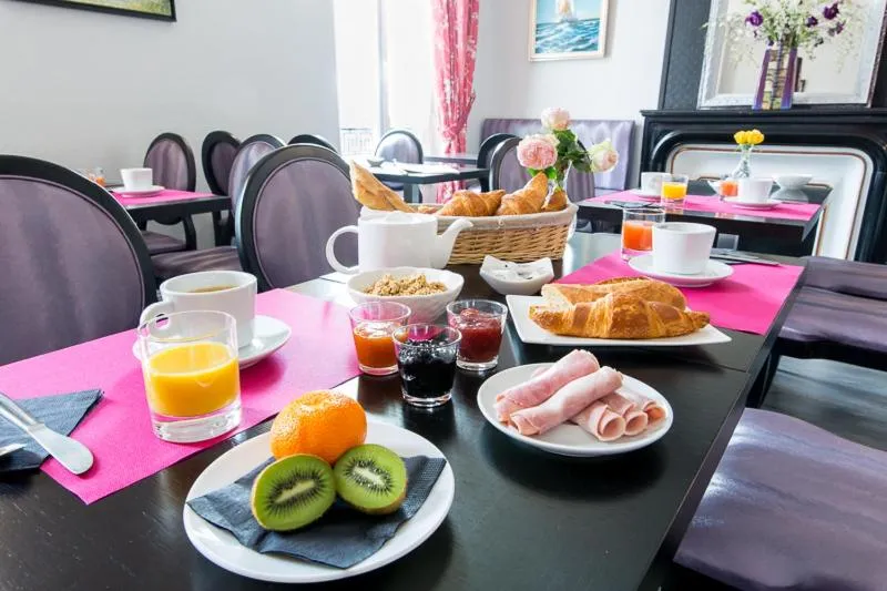 Restaurant/places to eat in Cit'Hotel Le Regina Bordeaux Gare Saint-Jean