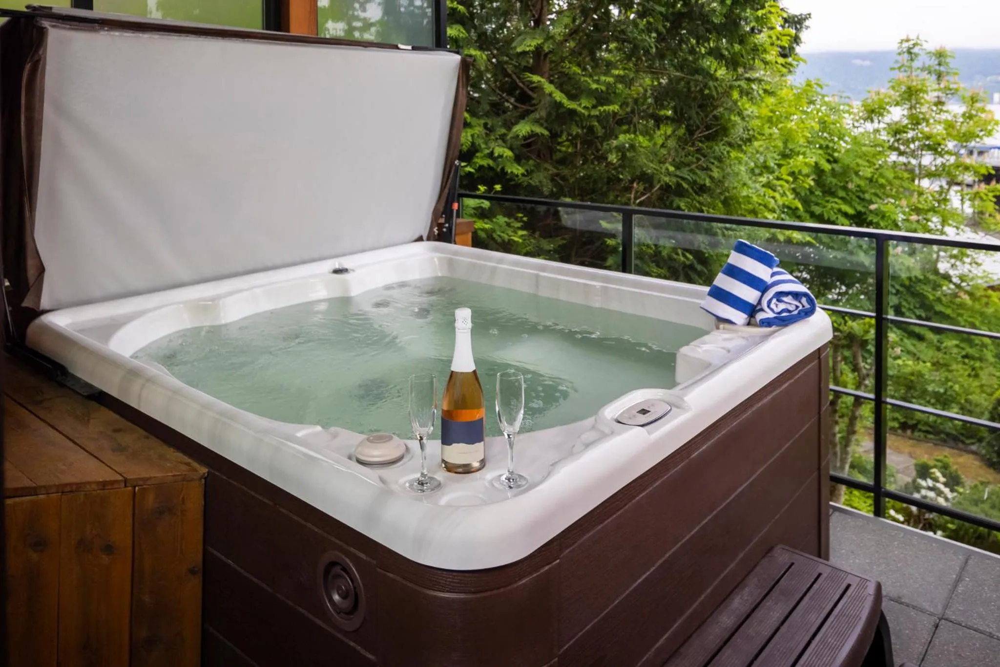 Hot Tub in Brentwood Bay Resort & Spa