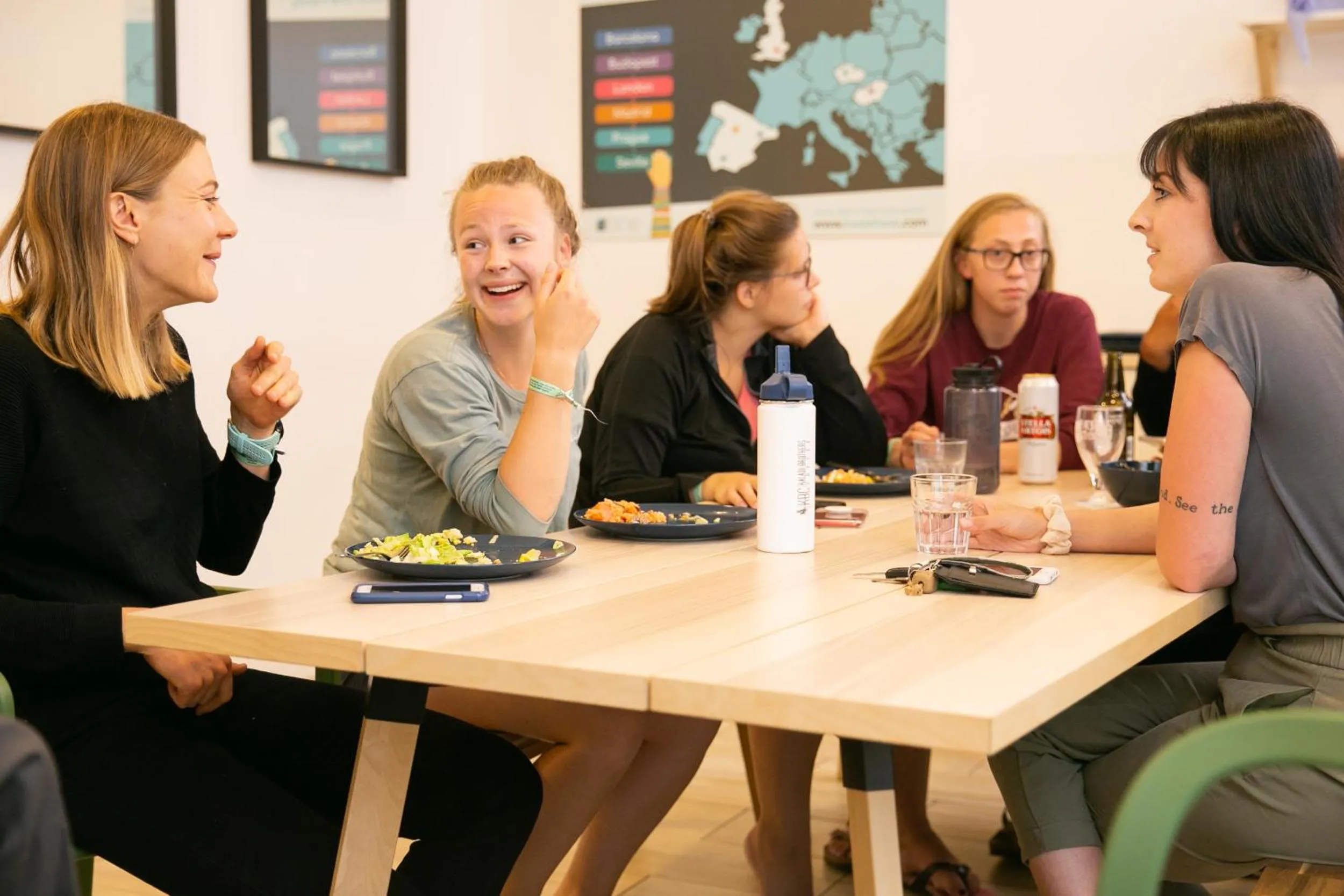 Communal lounge/ TV room in Onefam Notting Hill