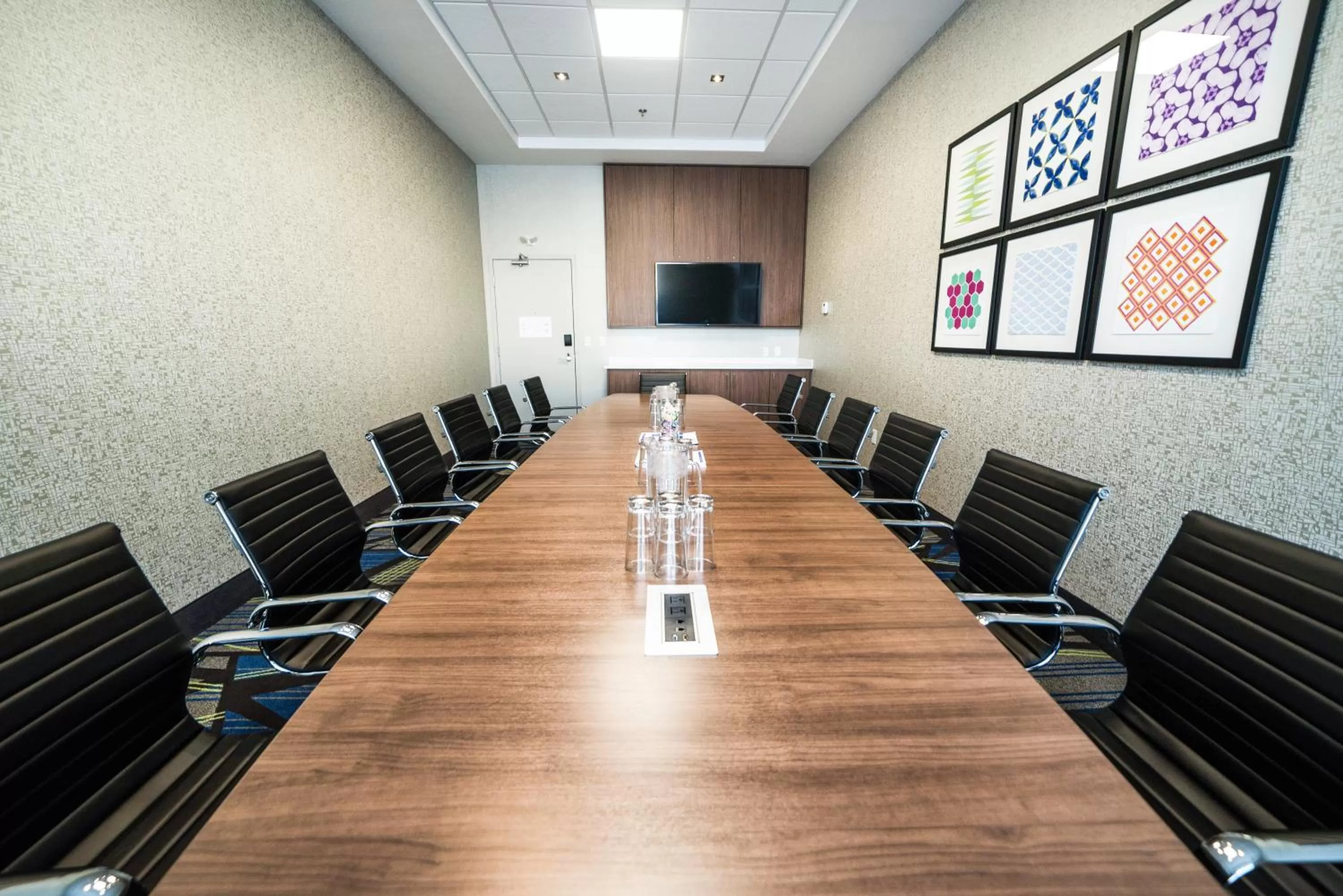 Meeting/conference room in Candlewood Suites West Edmonton - Mall Area by IHG