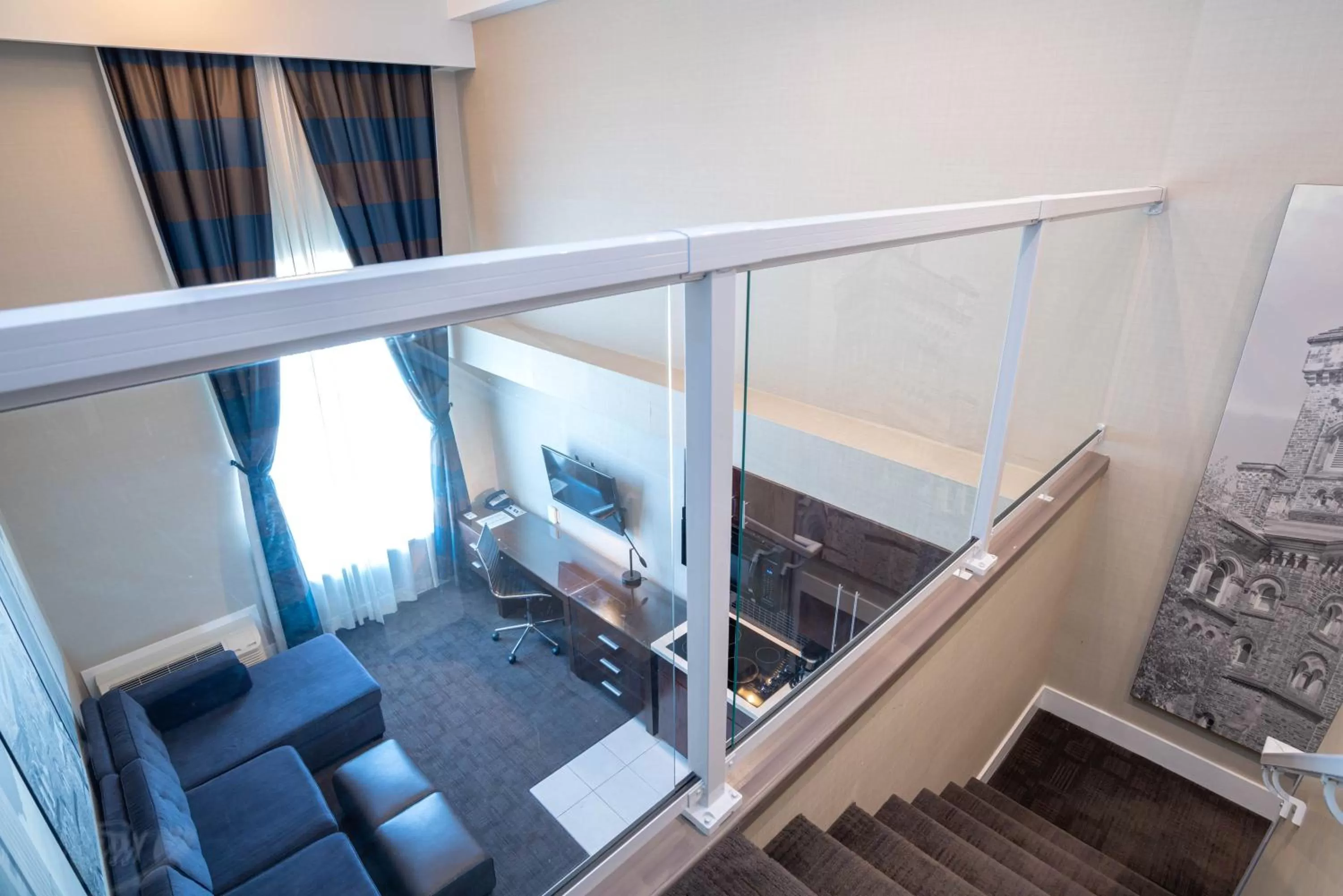 Photo of the whole room in Sandman Hotel Oakville