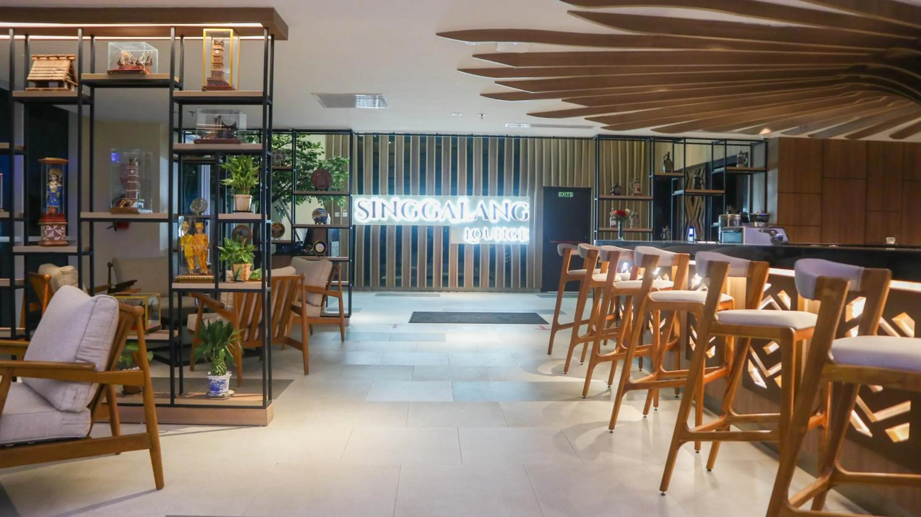 Restaurant/places to eat in Hotel Santika Bukittinggi