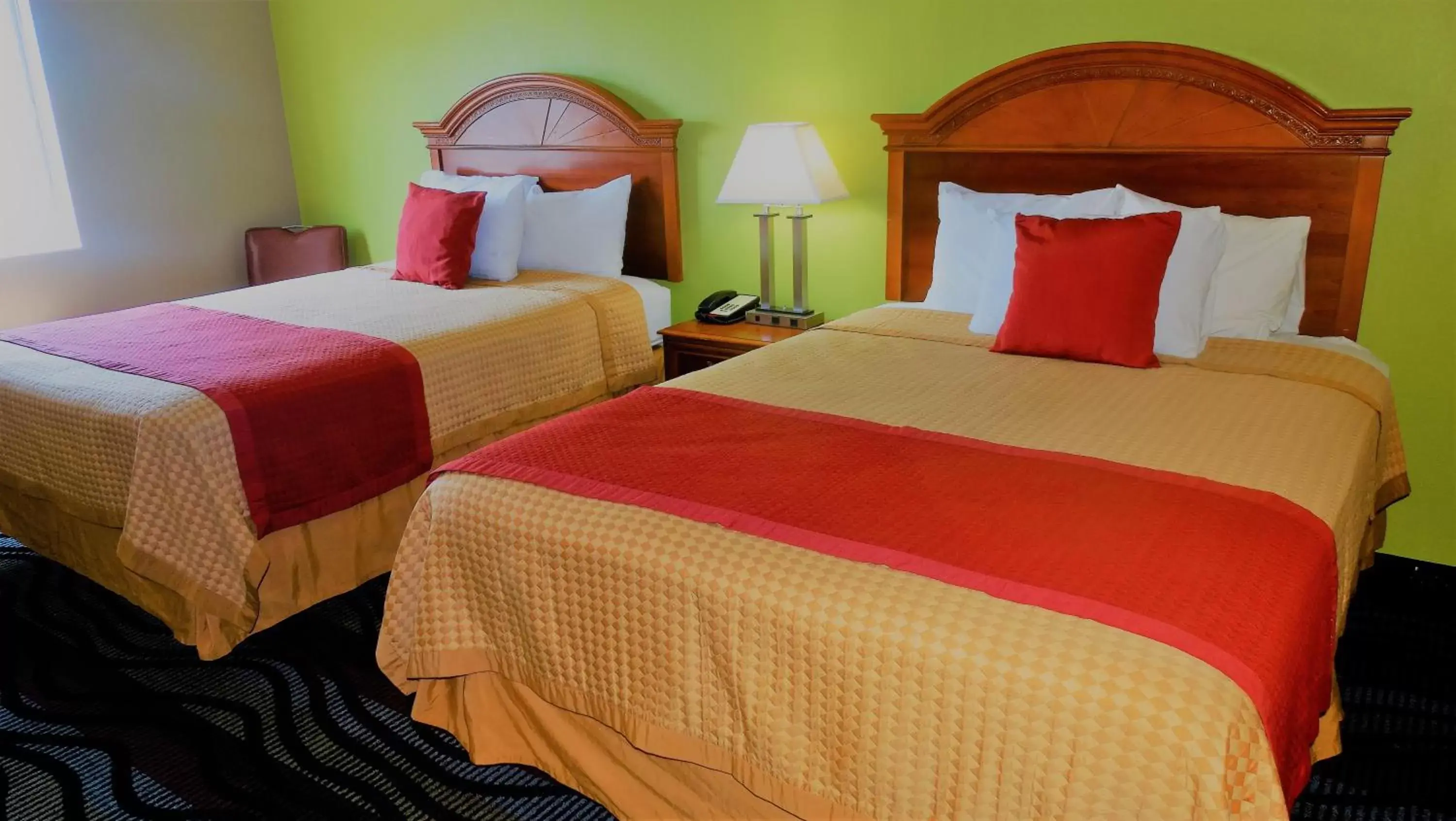 Queen Room with Two Queen Beds - Non-Smoking in Oak Tree Inn & Suites Queen Room with Two Queen Beds - Non-Smoking in Oak Tree Inn & Suites