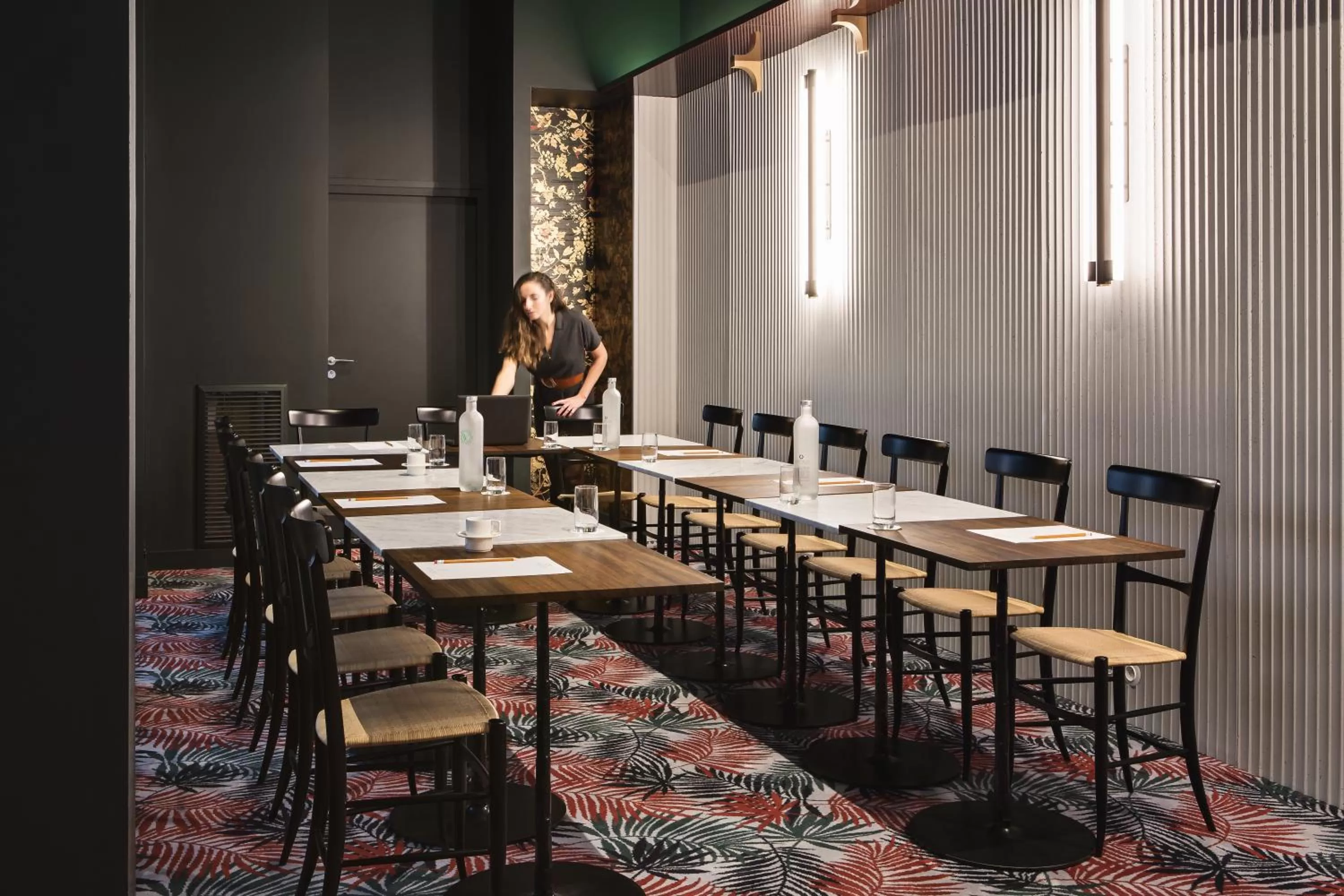 Communal lounge/ TV room in Hôtel Wallace Paris, a Member of Design Hotels
