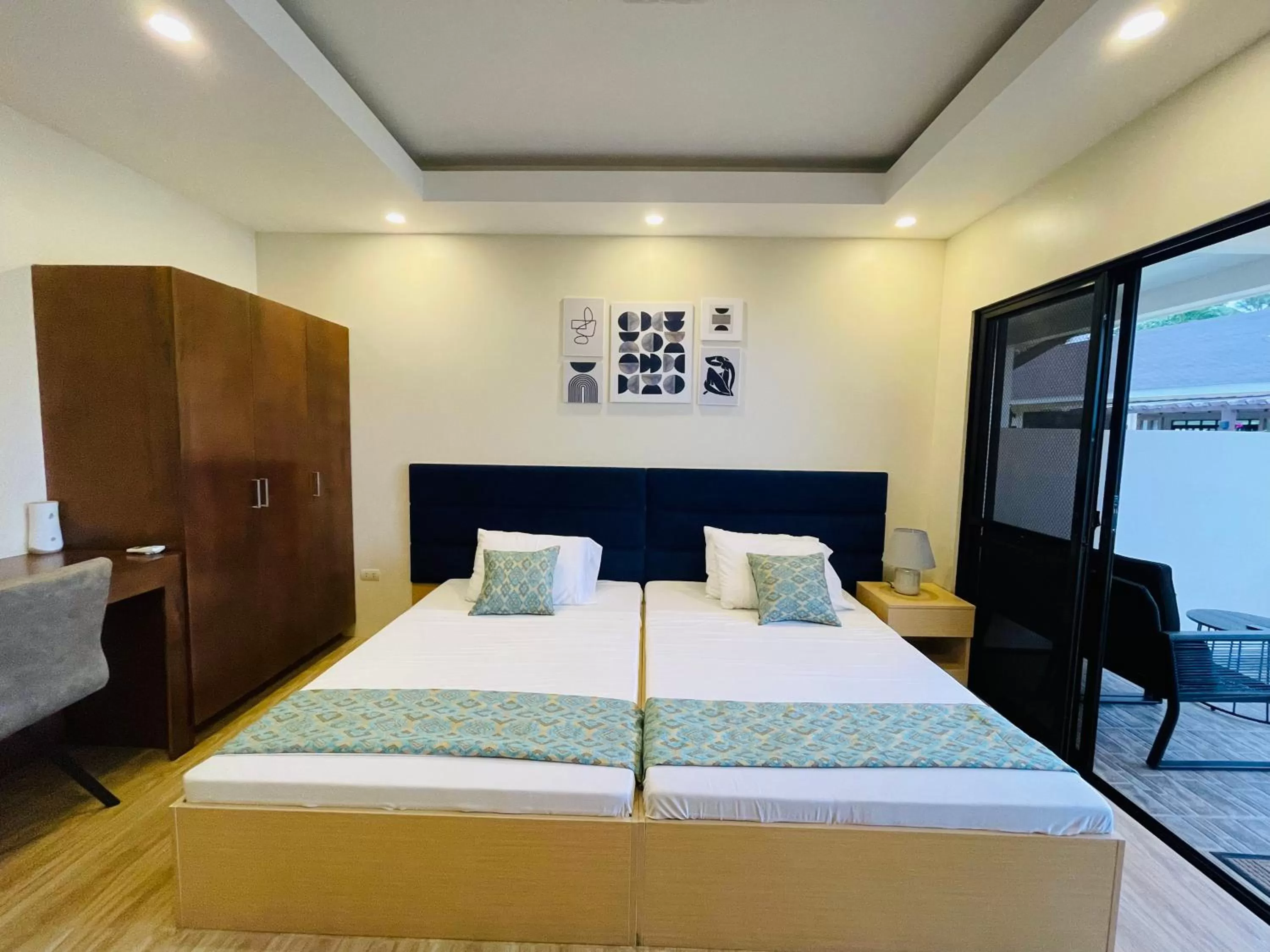 Bed in FIG Sunset View Resort