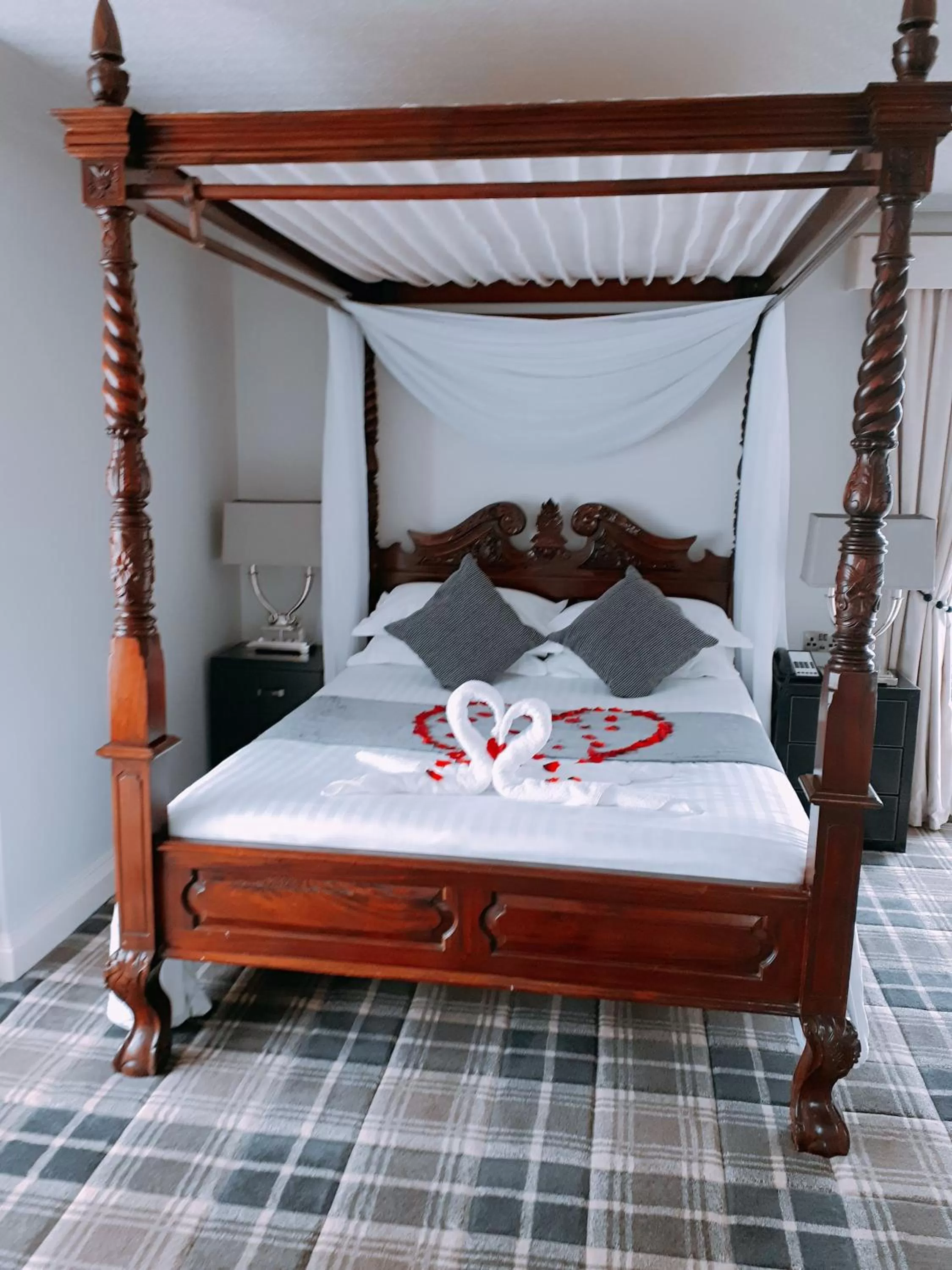 Bed in Treacys Oakwood Hotel, Shannon