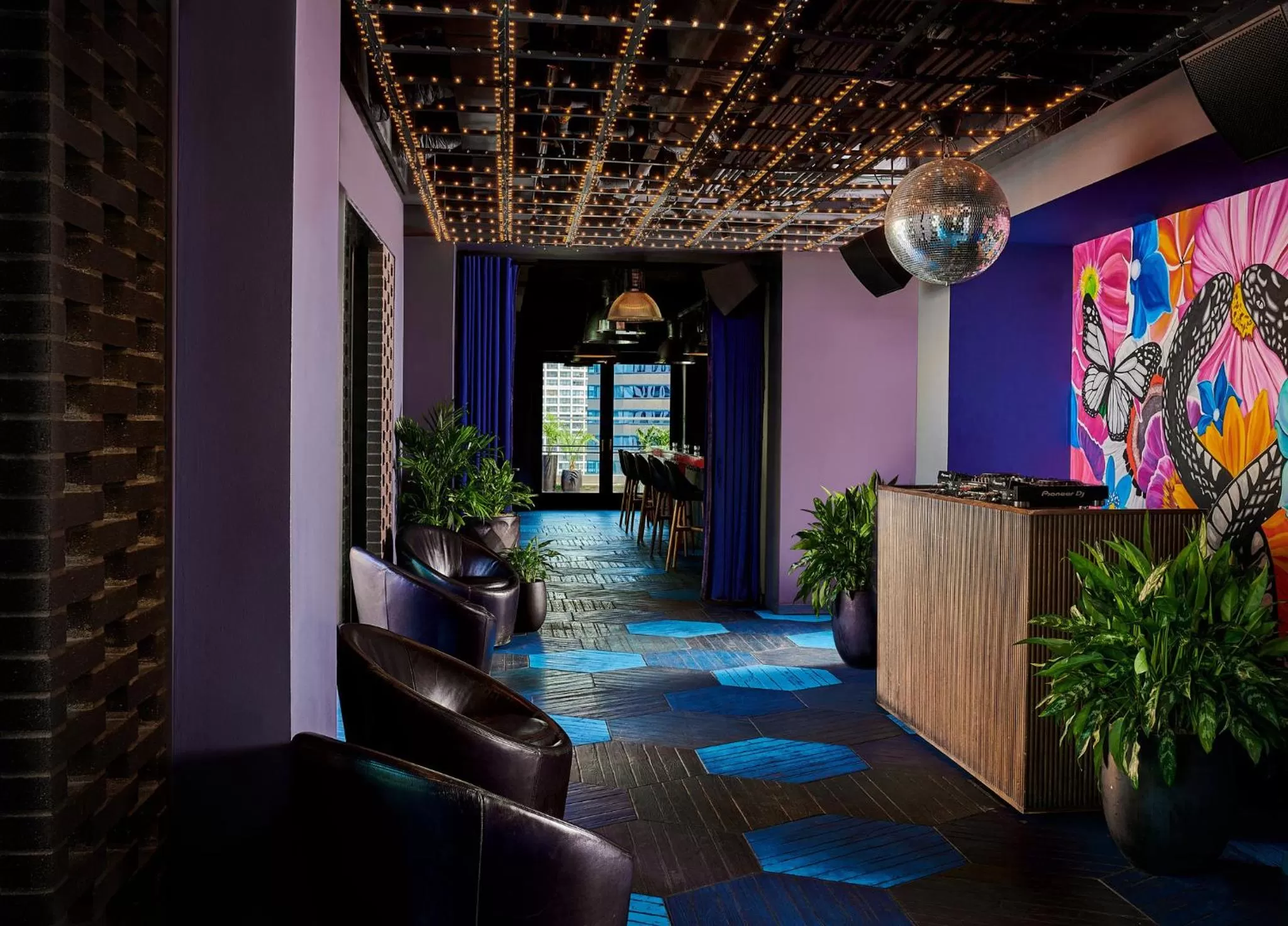 Lounge or bar in Virgin Hotels Chicago