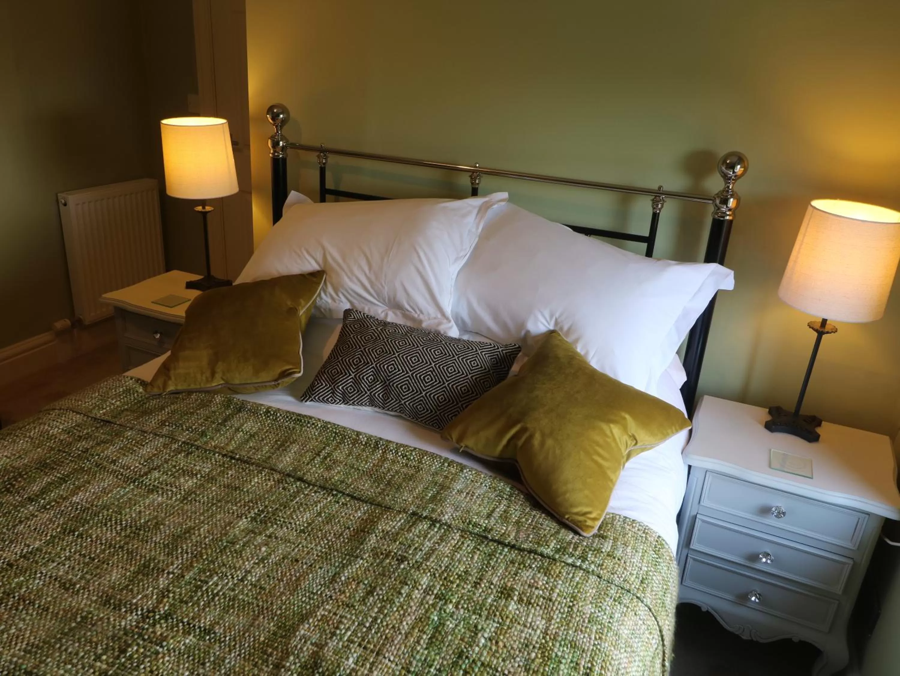 Bed in Inglenook Guest House