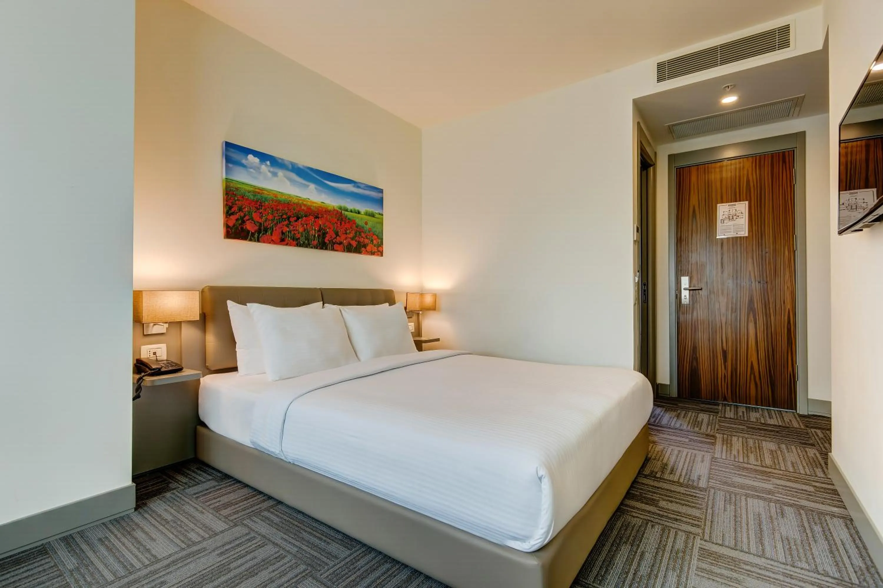 Photo of the whole room, Bed in Plus Hotel Bostanci Atasehir