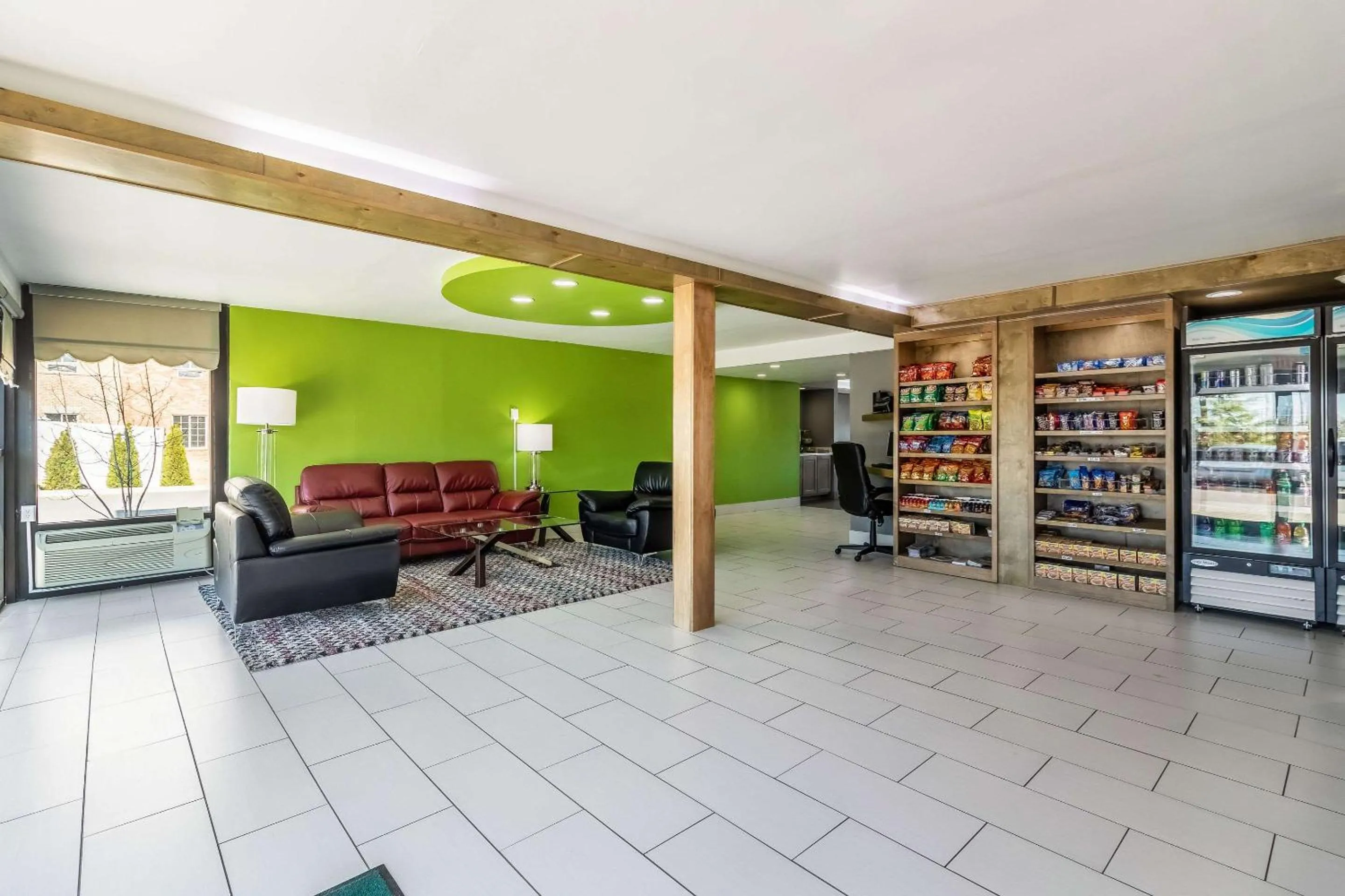 On-site shops in Quality Inn Franklin - Cool Springs Area