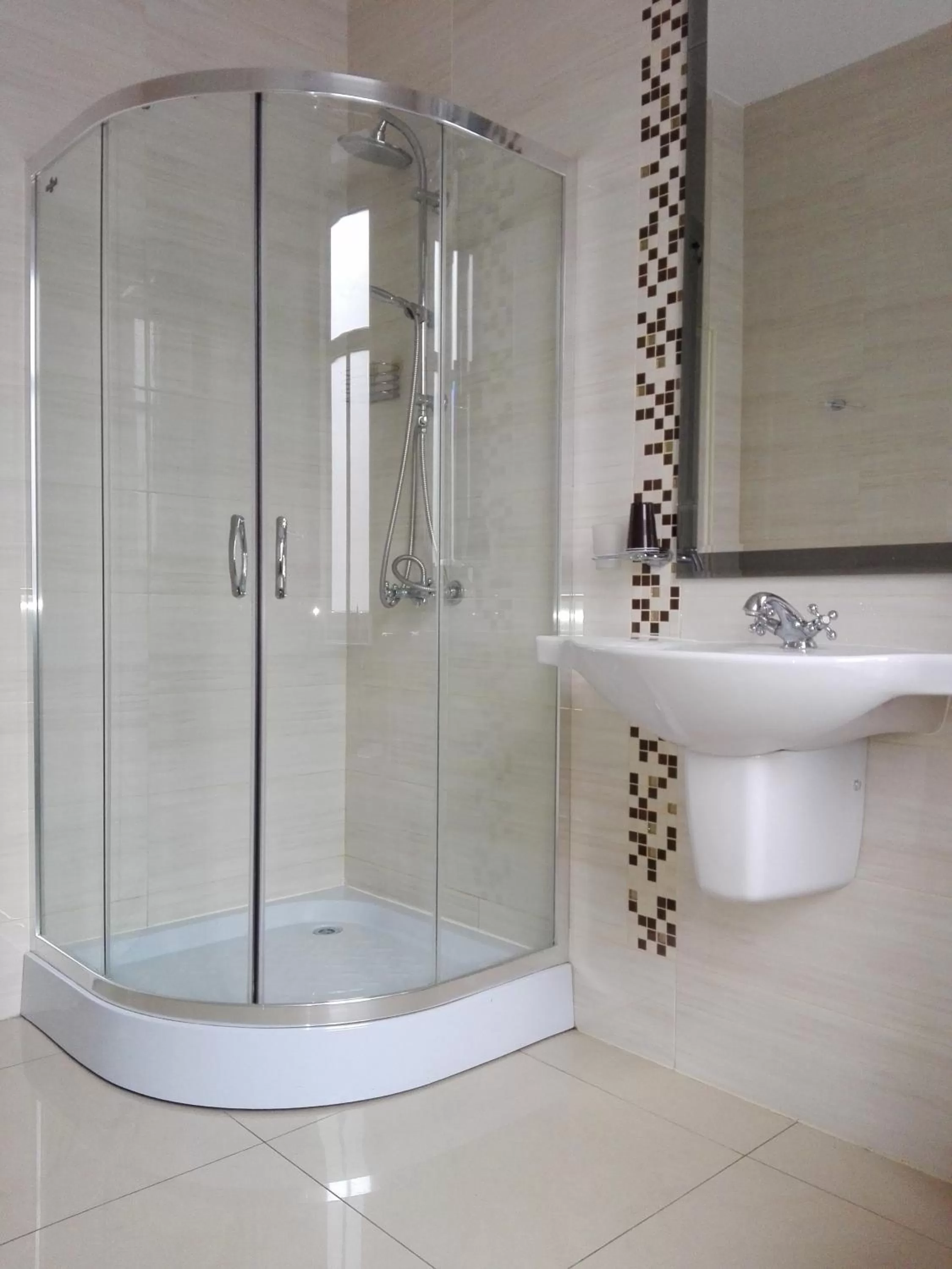 Shower in Bristol Residence