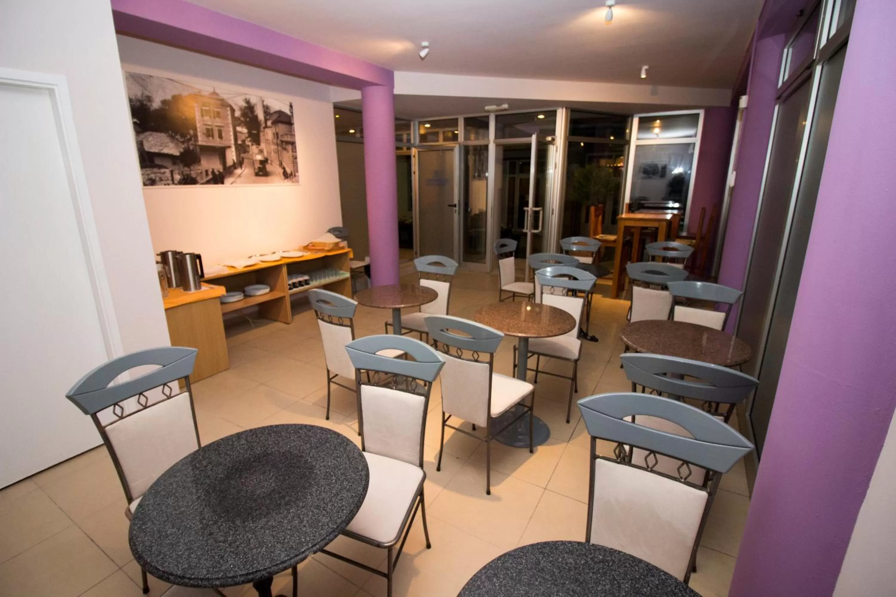 Breakfast, Restaurant/Places to Eat in Hotel & Rooms Lombrelle