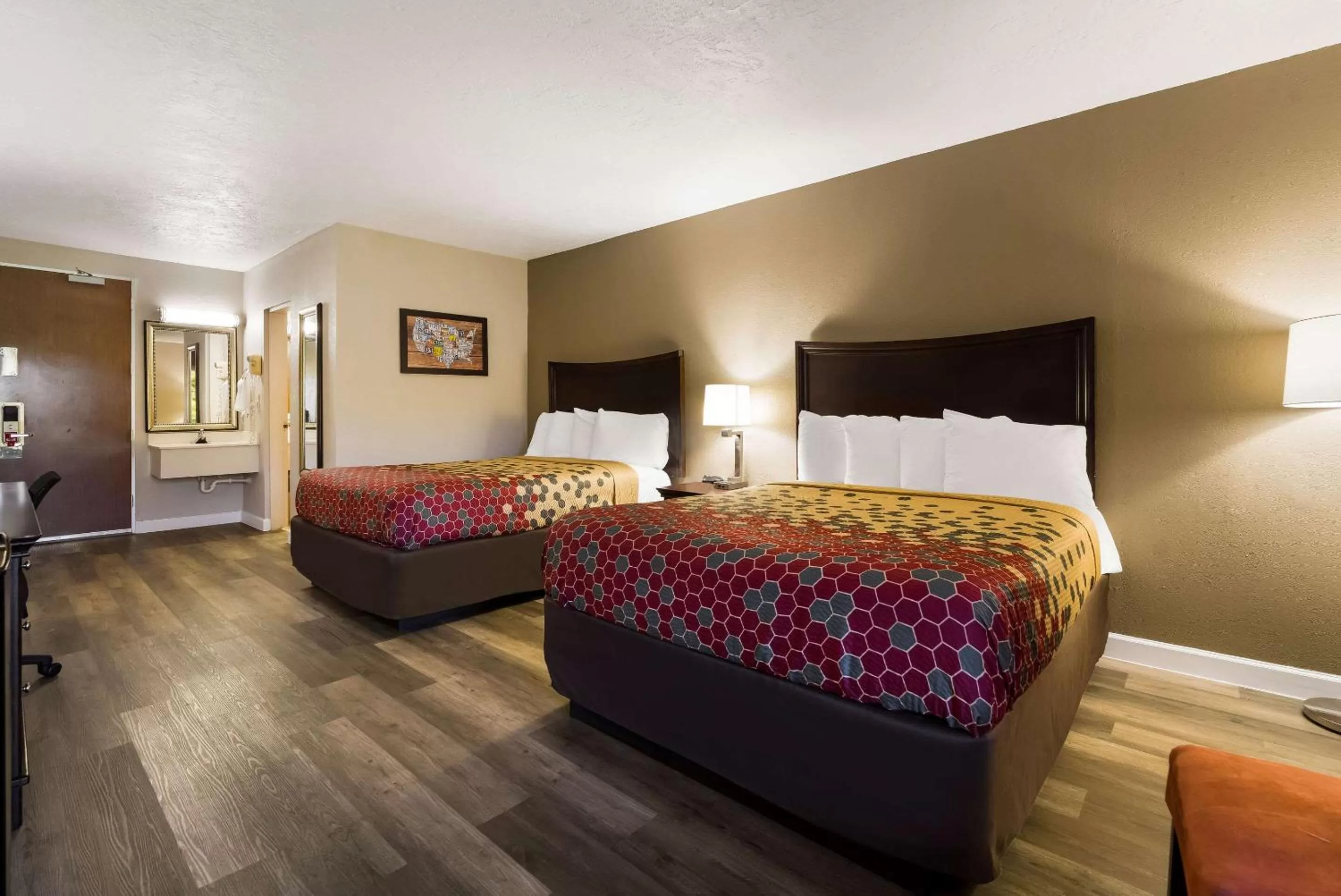 Bedroom, Bed in Perry Inn & Suites By Capital O National Fairground GA I 75