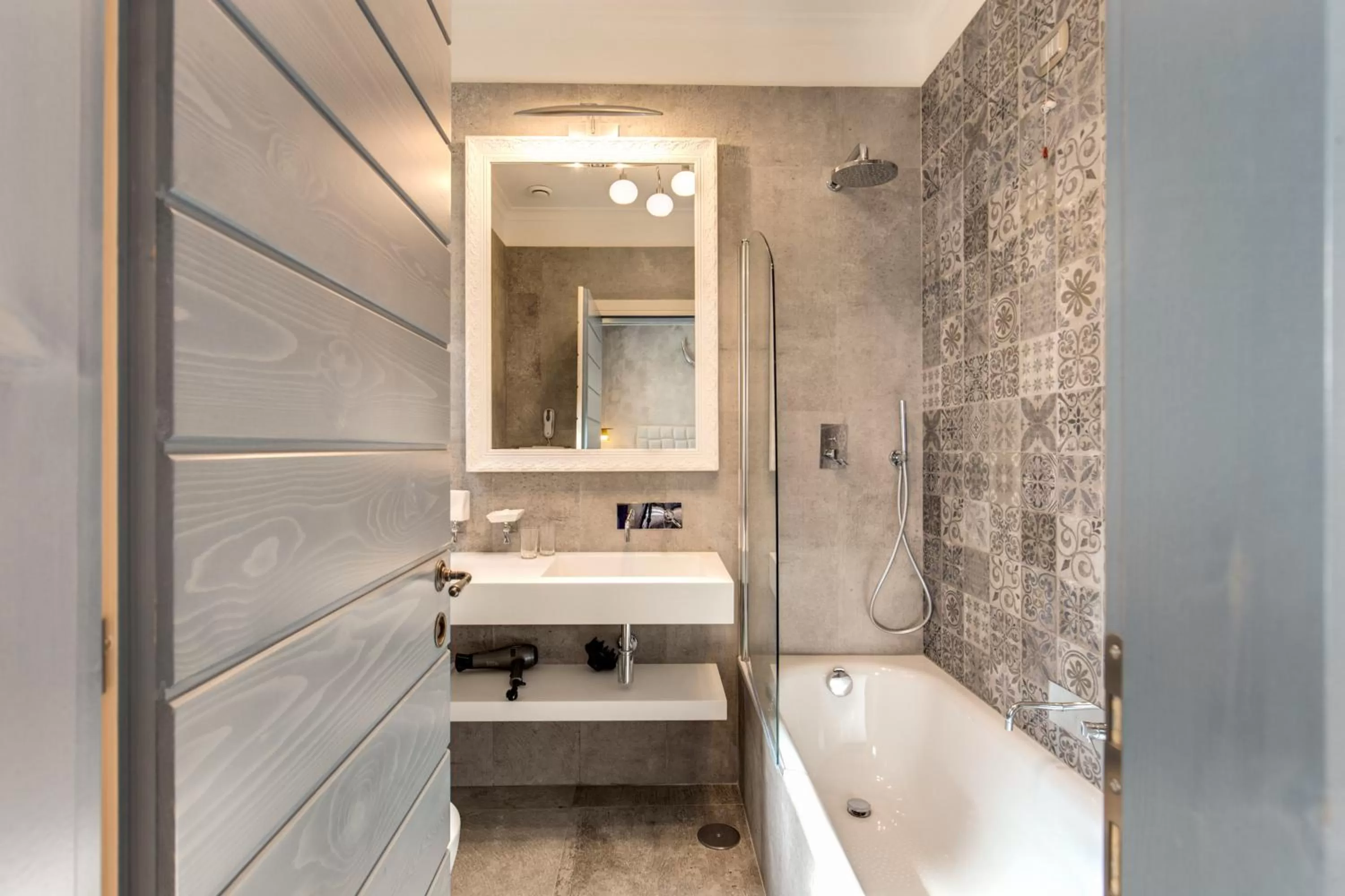 Bathroom in Parlamento Boutique Hotel