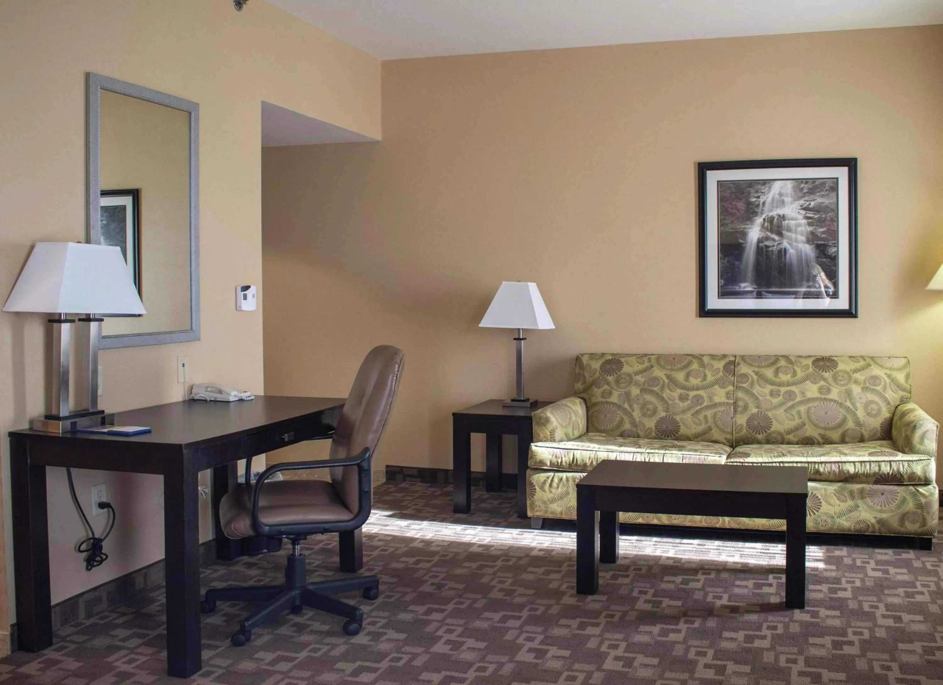 King Studio/Hearing Accessible- Non-Smoking in Hampton Inn & Suites-Knoxville/North I-75