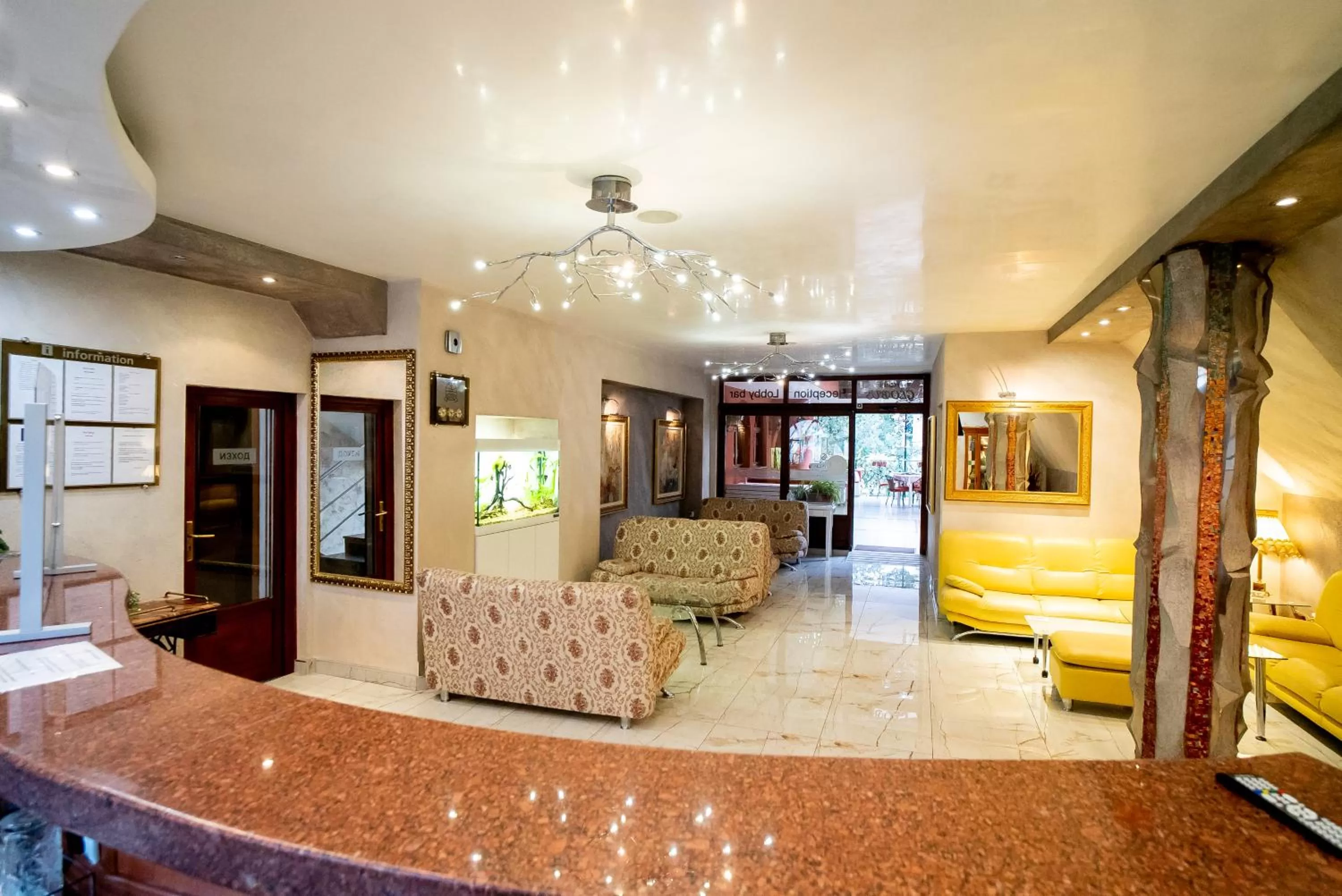 Lobby or reception in Globus Hotel