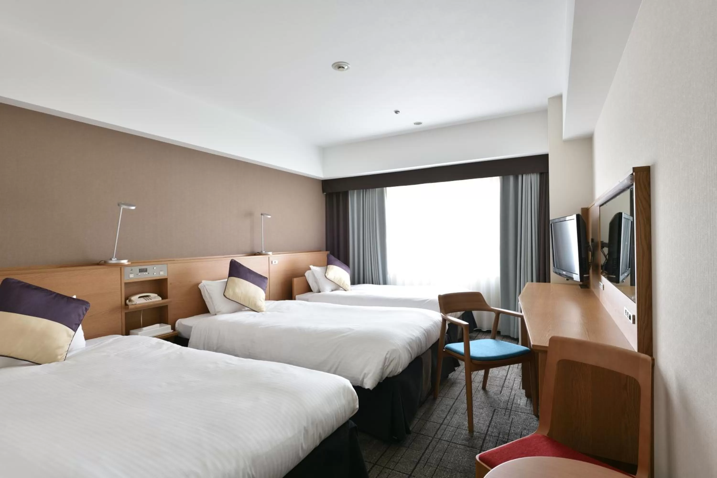 Photo of the whole room, Bed in Hotel Granvia Hiroshima