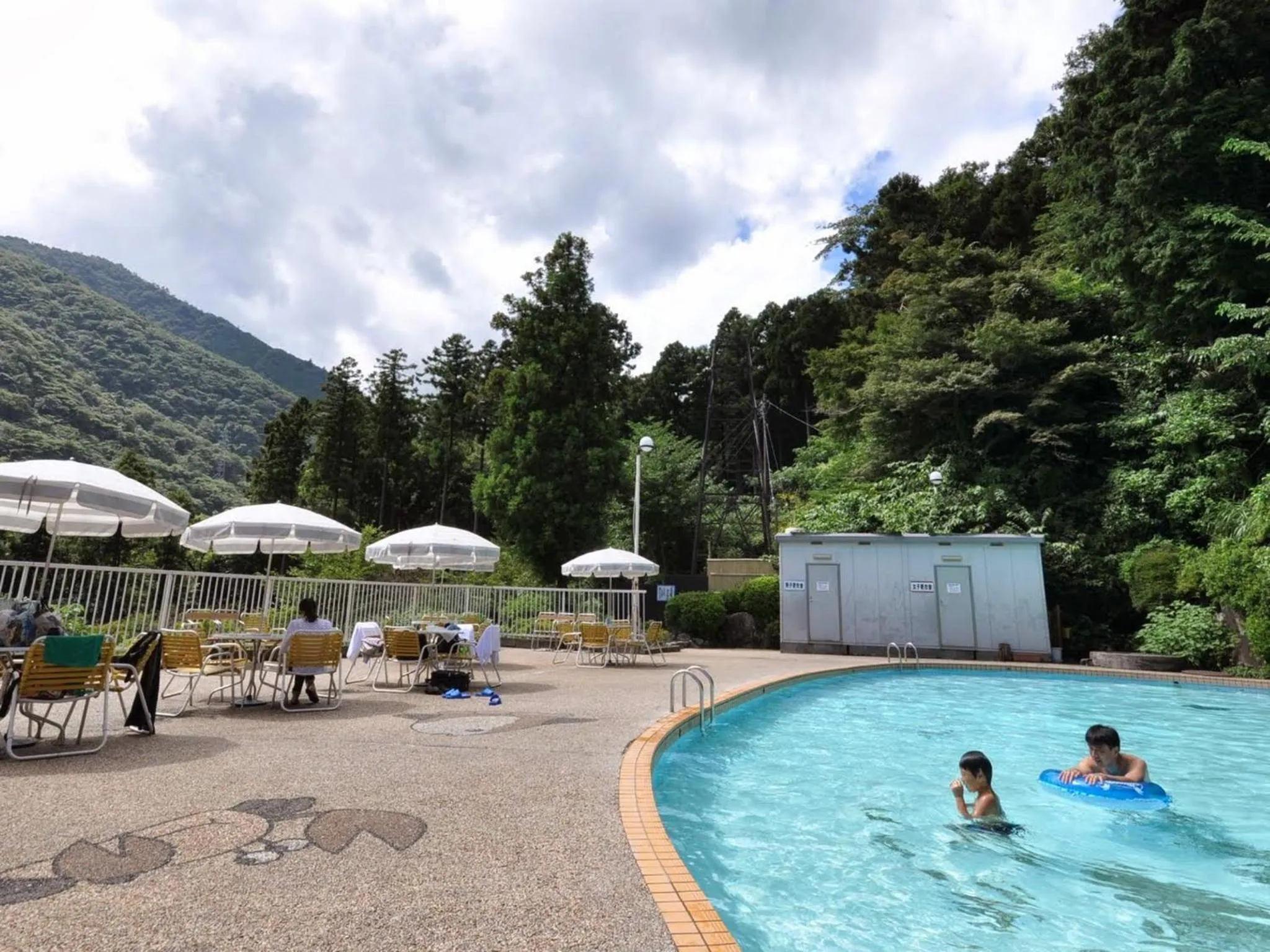 Swimming pool in Hakonenomori Okada