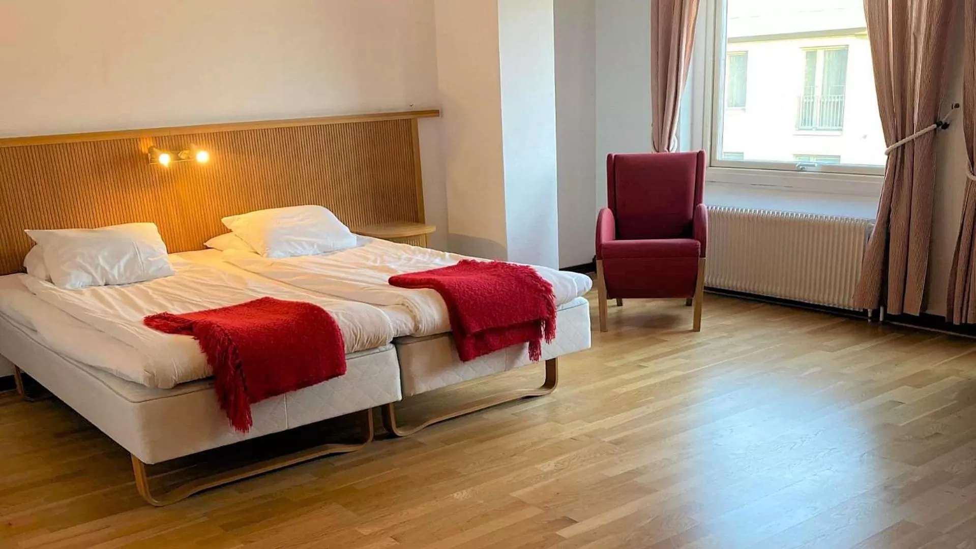 Bedroom in Hotell City