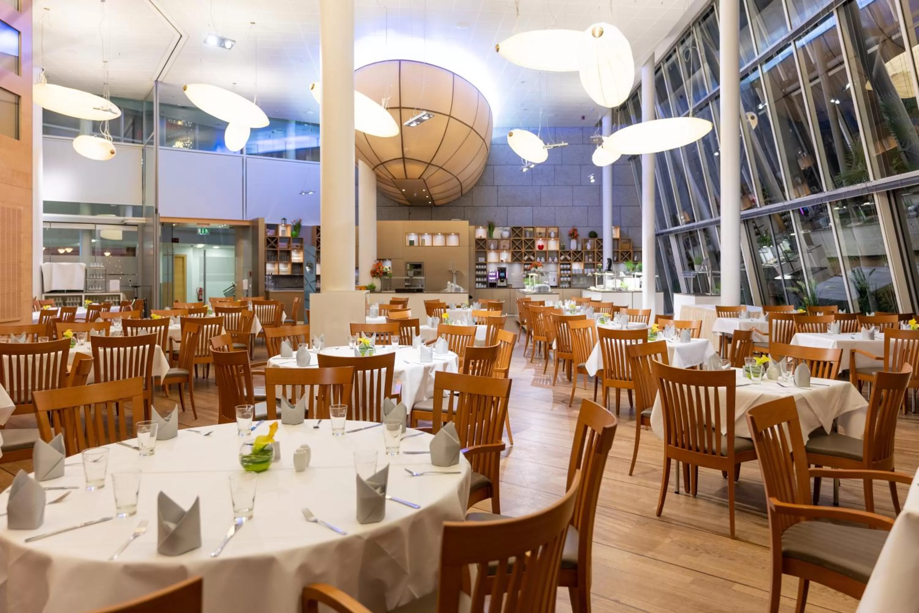 Restaurant/places to eat in Kongresshotel Potsdam am Templiner See