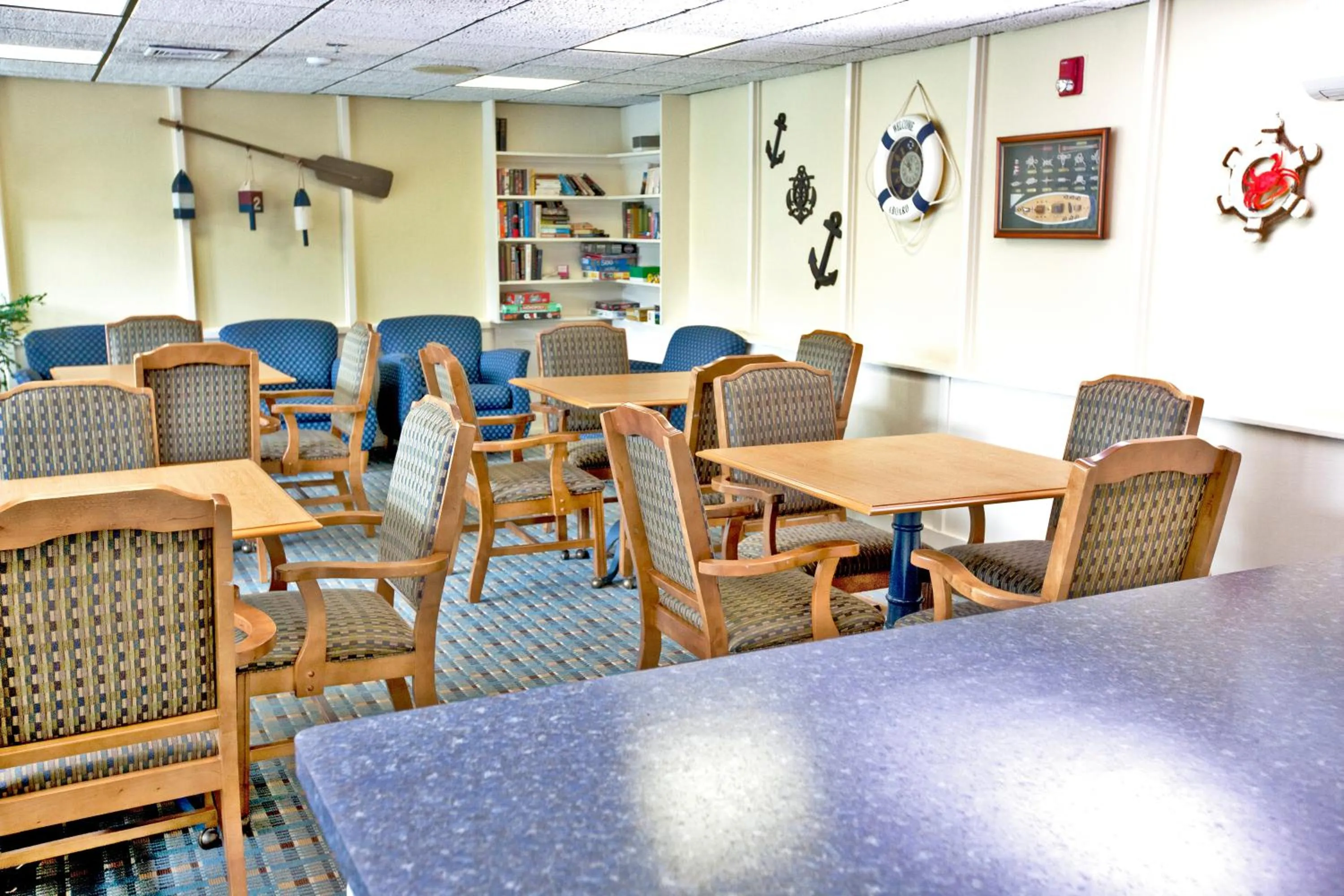 Communal lounge/ TV room in Holly Tree Resort