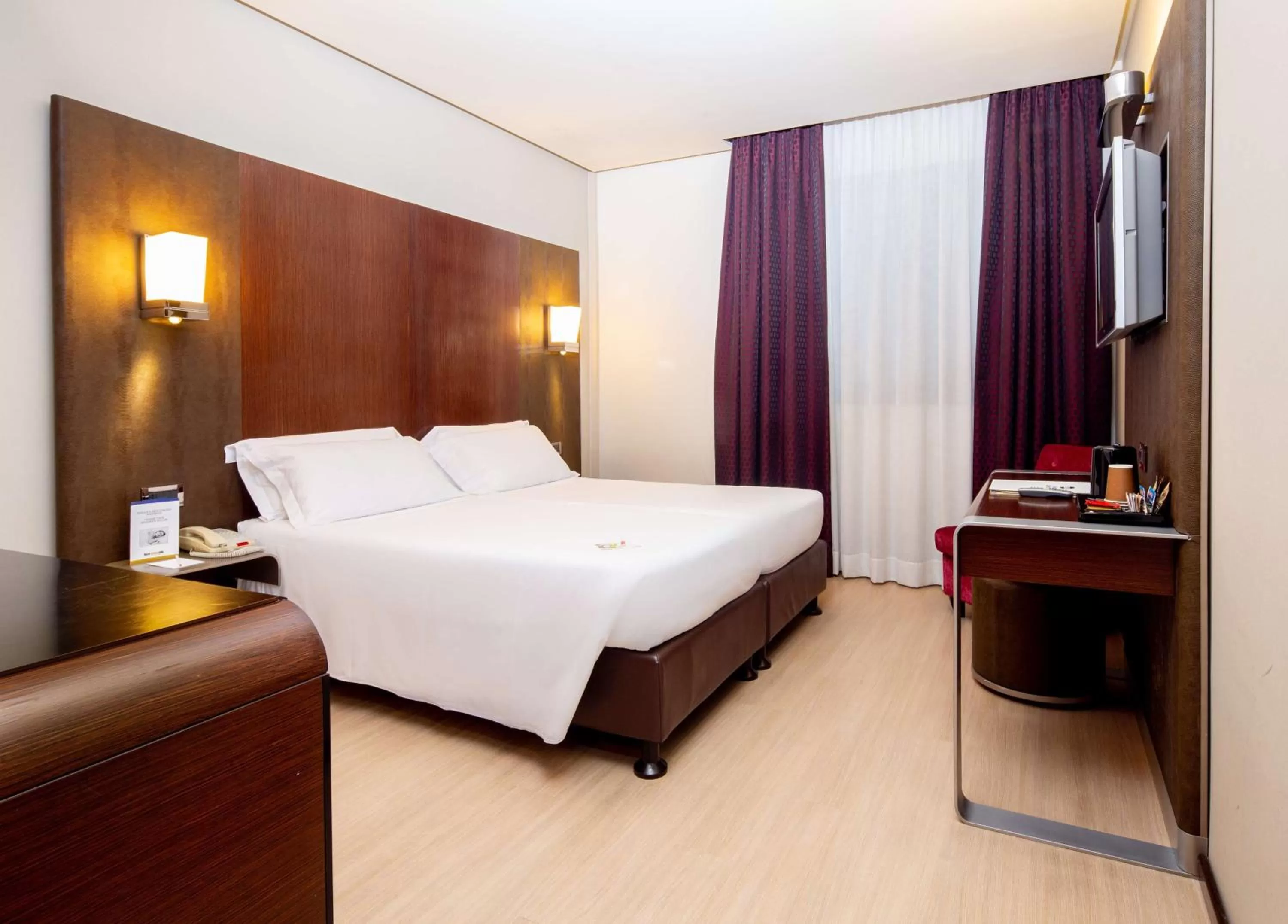 Photo of the whole room, Bed in Best Western Hotel Goldenmile Milan
