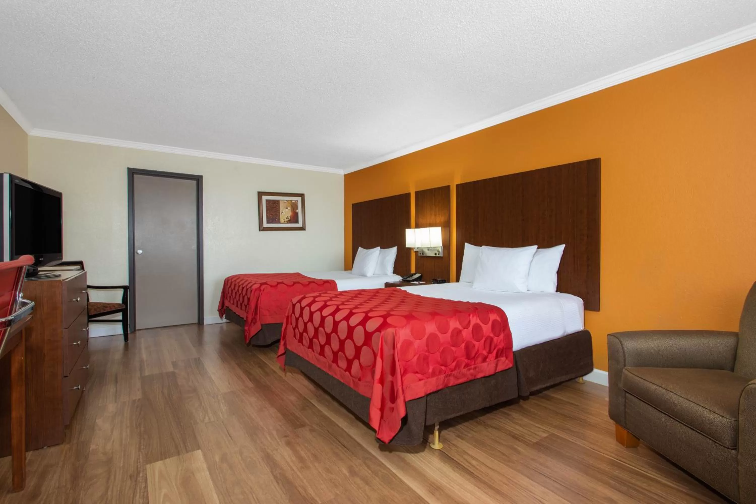 Photo of the whole room, Bed in Ramada by Wyndham Tampa Westshore Airport South