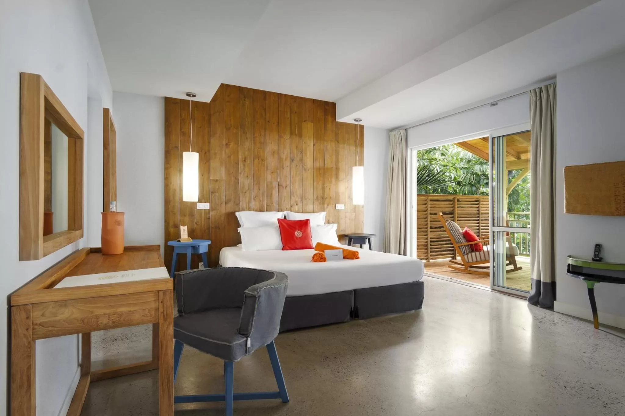 Photo of the whole room, Bed in French Coco