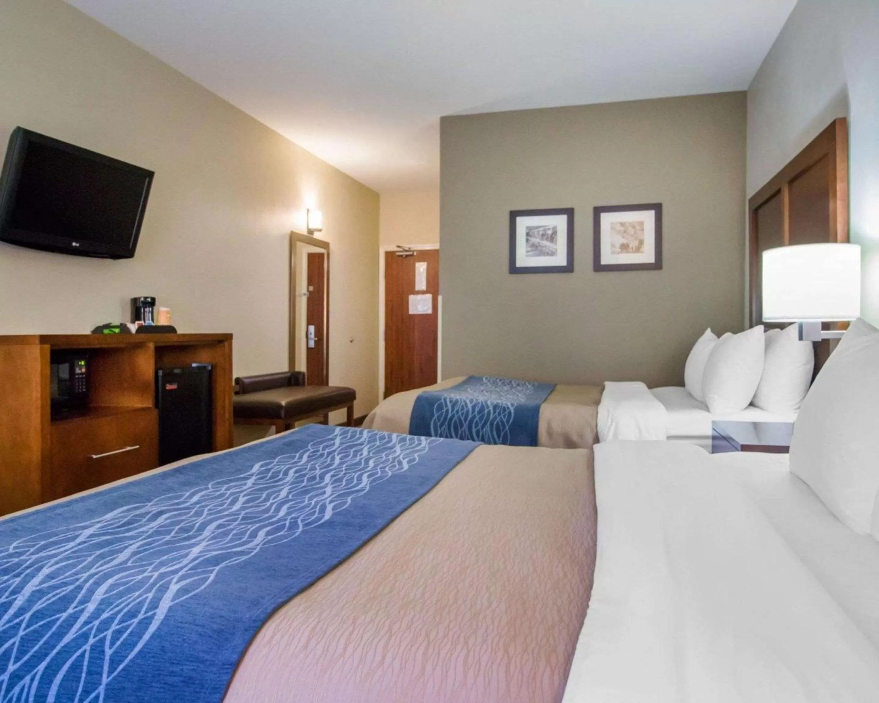 Photo of the whole room, Bed in Comfort Inn & Suites Deadwood