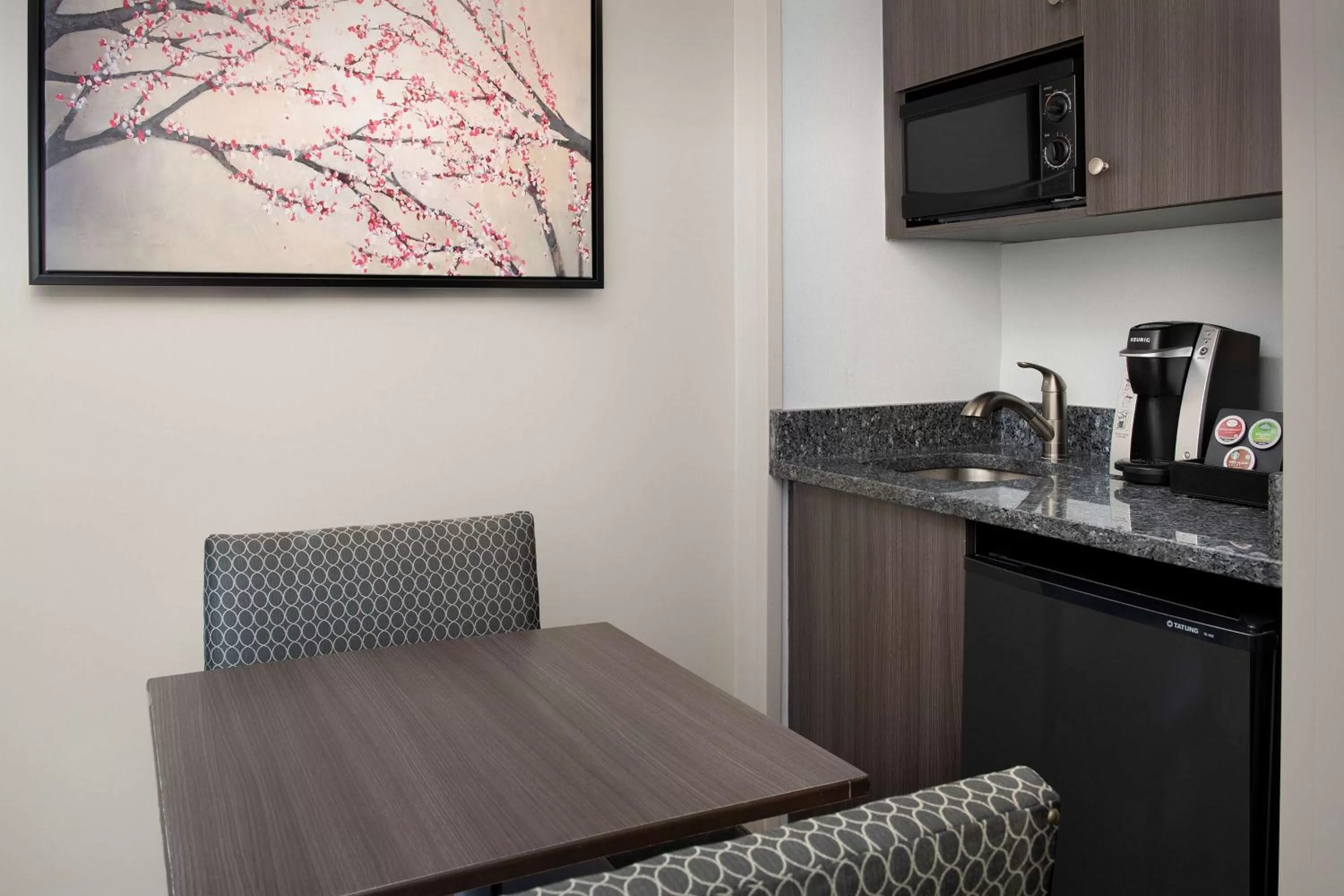 Photo of the whole room in West End Washington DC, Tapestry Collection by Hilton