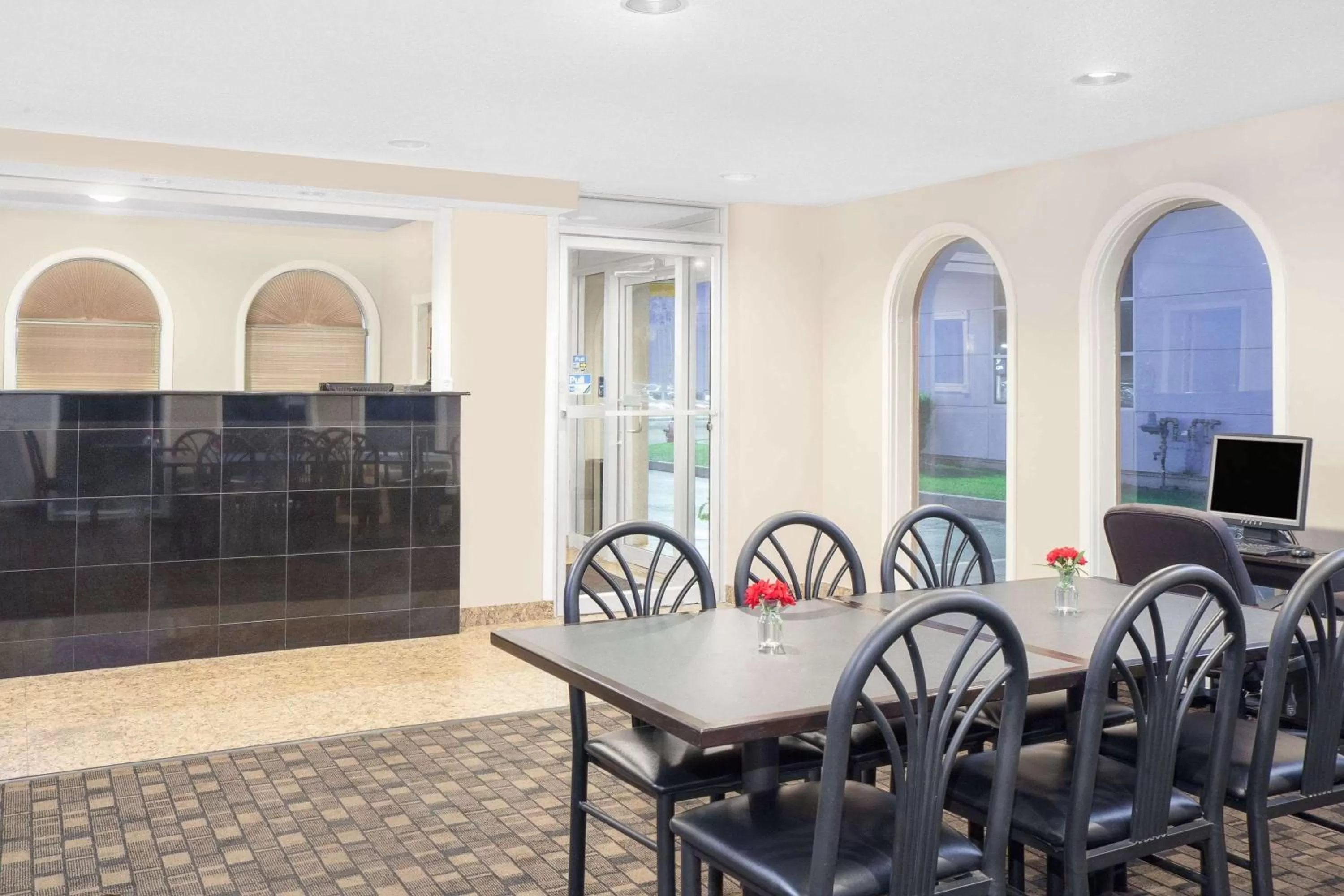 Lobby or reception in Super 8 by Wyndham Morton Grove/Chicago