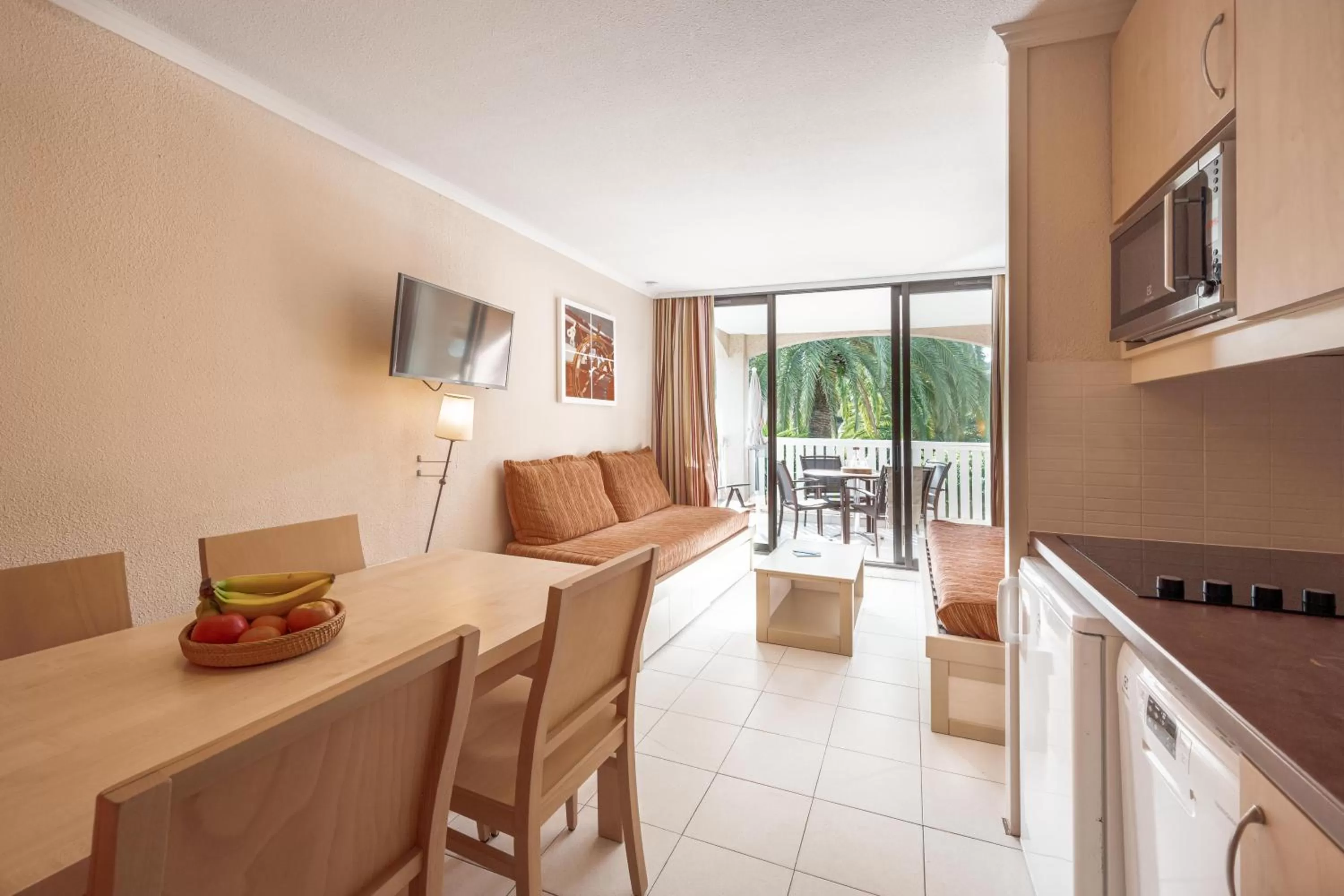One-Bedroom Apartment with Terrasse or Balcony (4 people) in Résidence Pierre & Vacances L’Anse De Pramousquier
