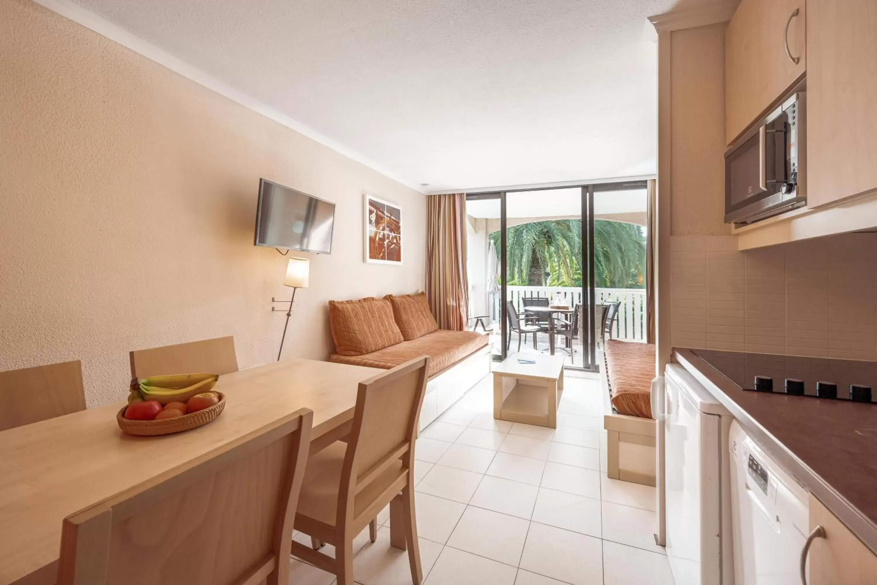 One-Bedroom Apartment with Terrasse or Balcony (4 people) in Résidence Pierre & Vacances L’Anse De Pramousquier One-Bedroom Apartment with Terrasse or Balcony (4 people) in Résidence Pierre & Vacances L’Anse De Pramousquier