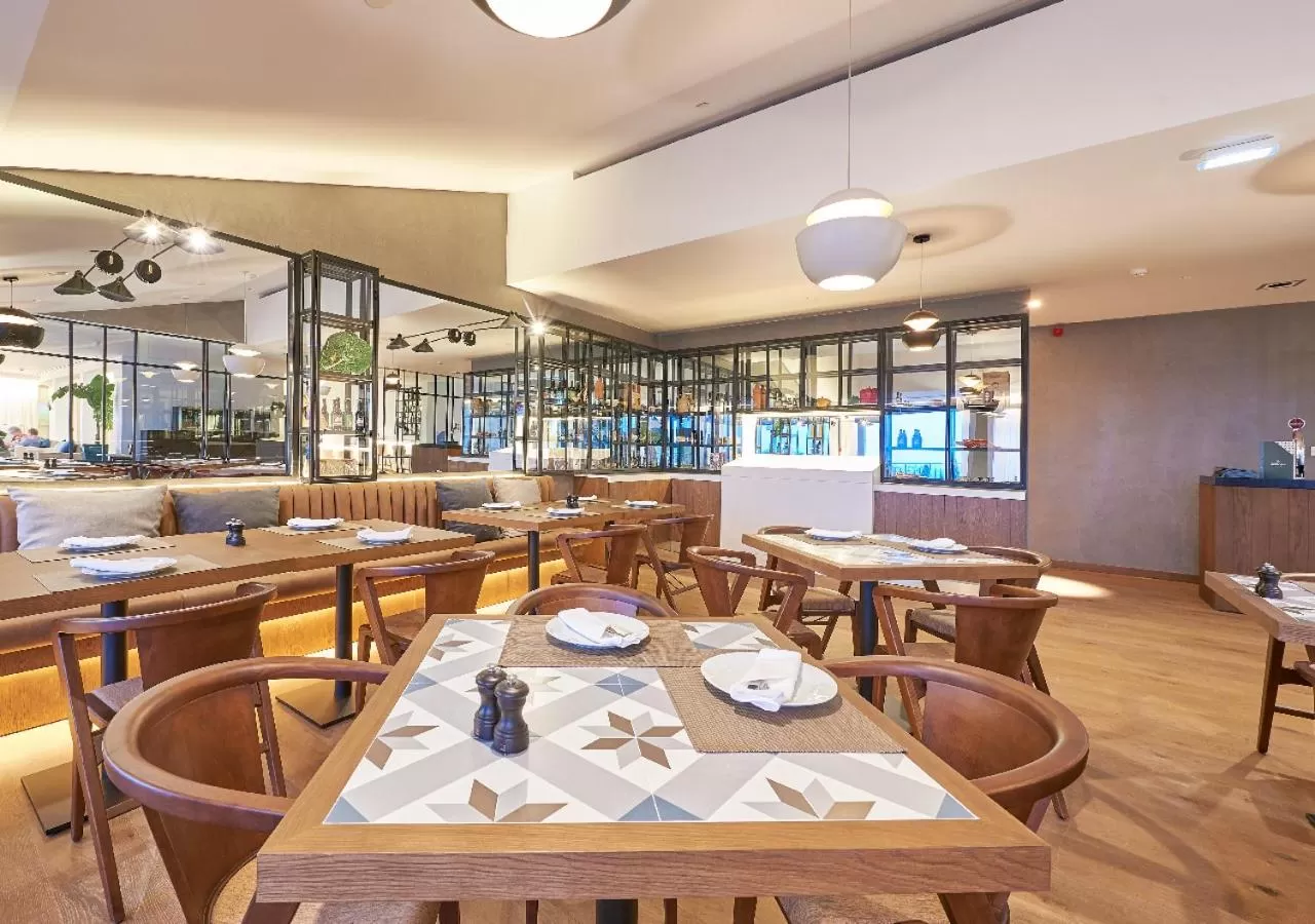 Restaurant/places to eat in Cascade Wellness Resort