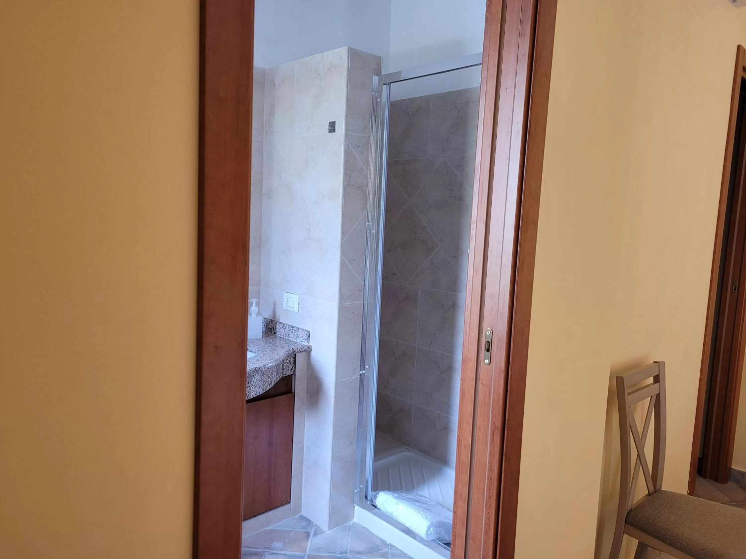 Alloggio turistico Magnifico Alessandro Valle Bernardo 04025 Lenola nei pressi di Fondi LT