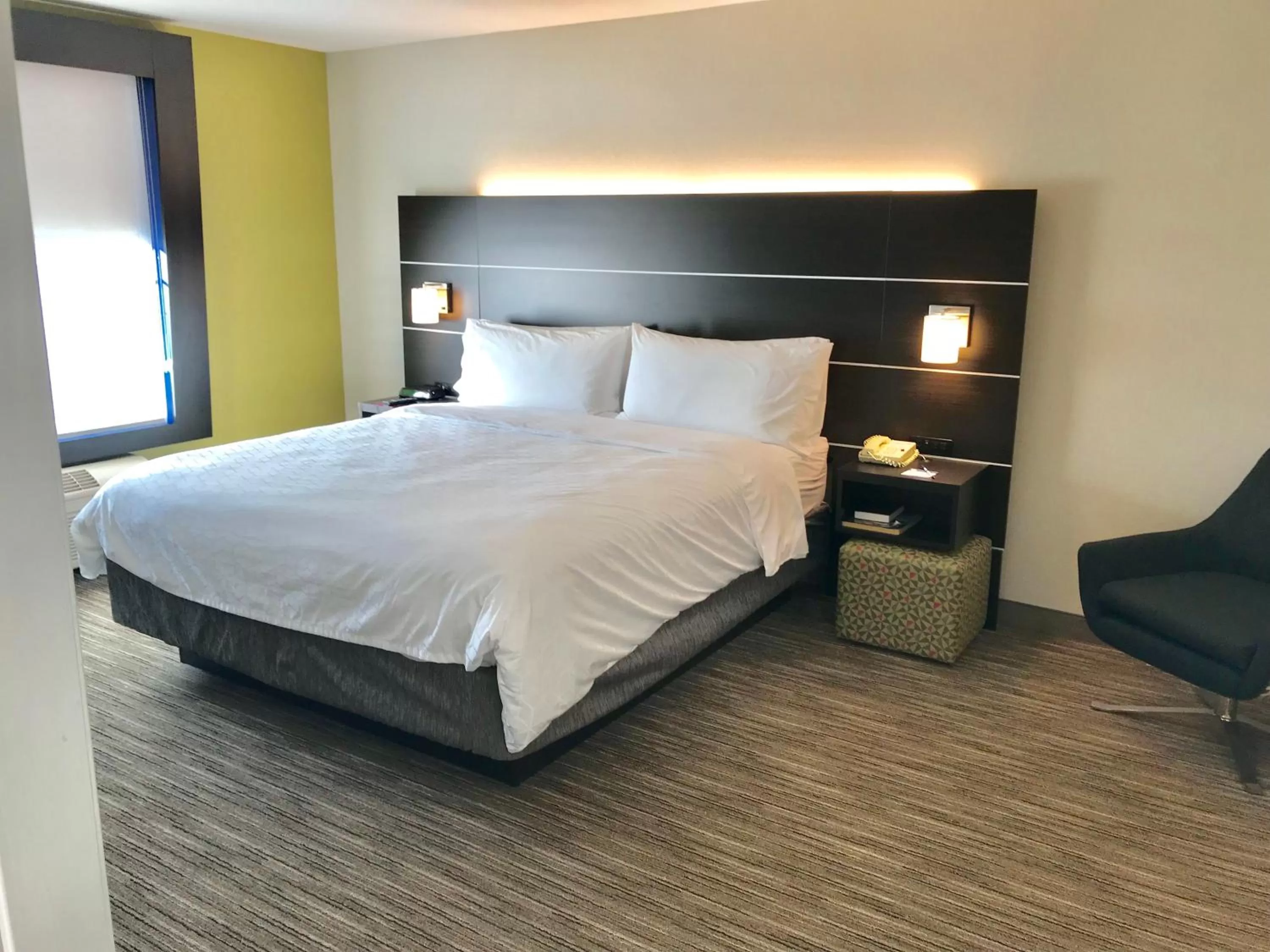 Photo of the whole room, Bed in Holiday Inn Express & Suites Tracy by IHG