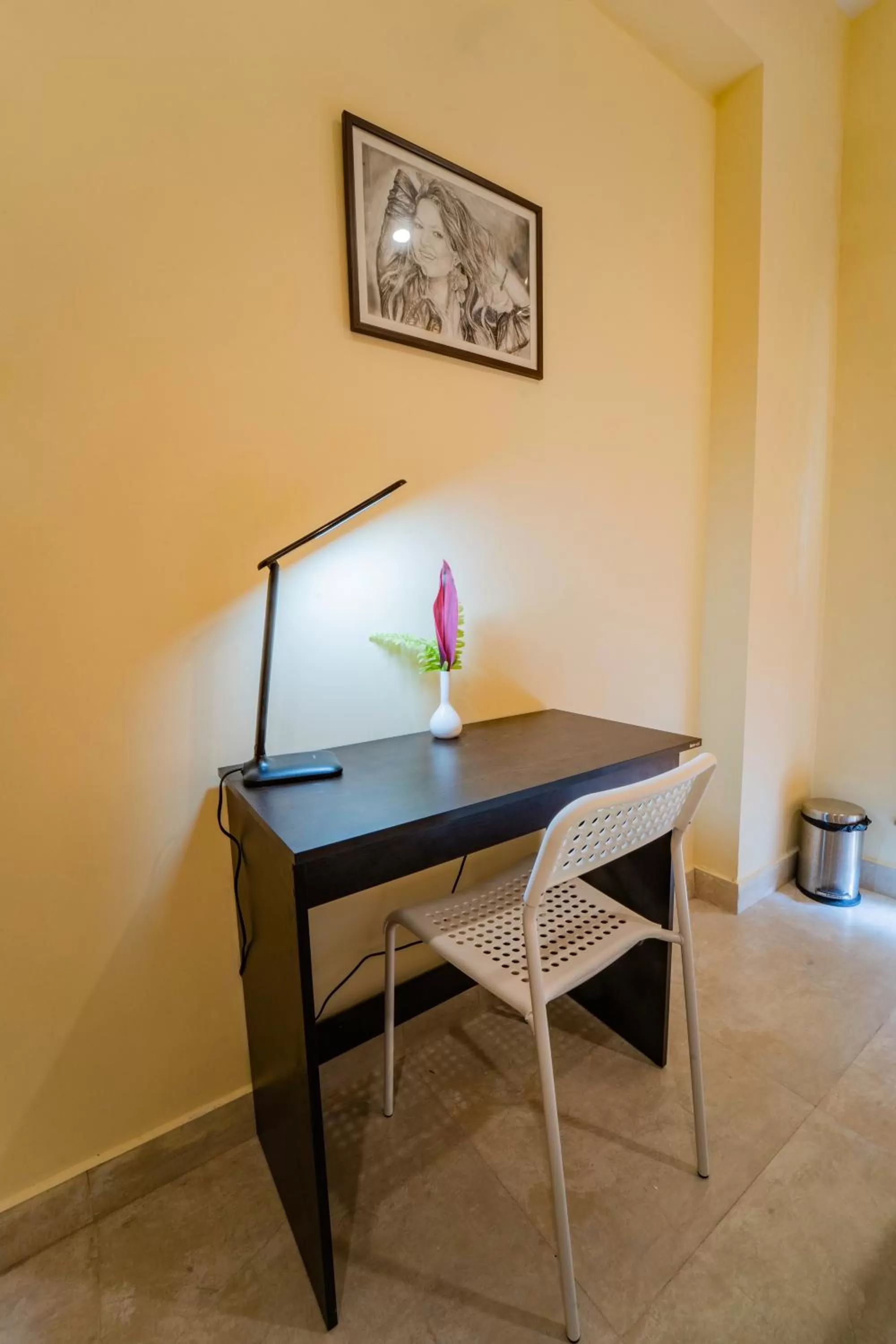 Seating area, Dining Area in Mariners Bay Suites