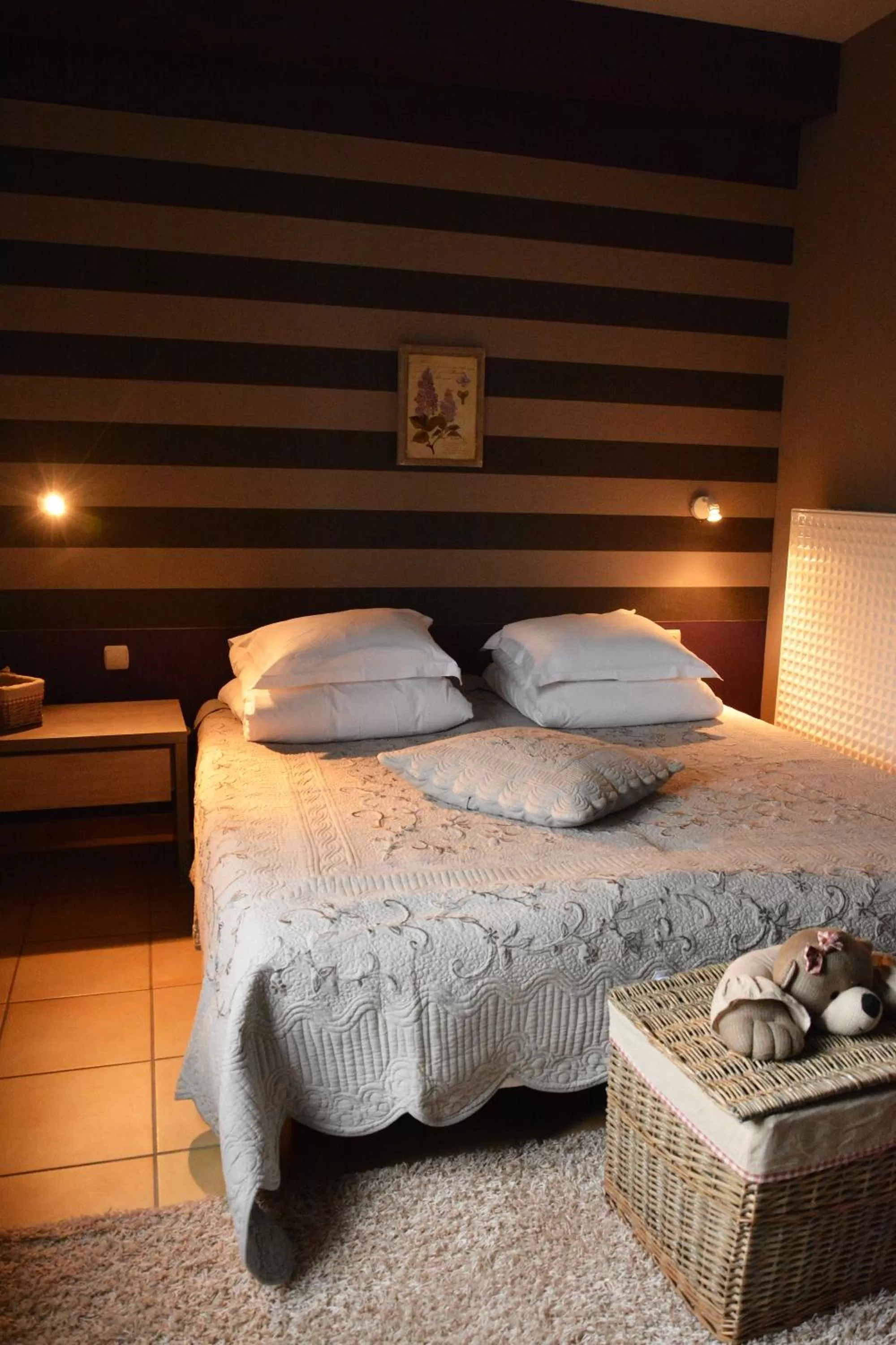 Photo of the whole room, Bed in MARGOT'L